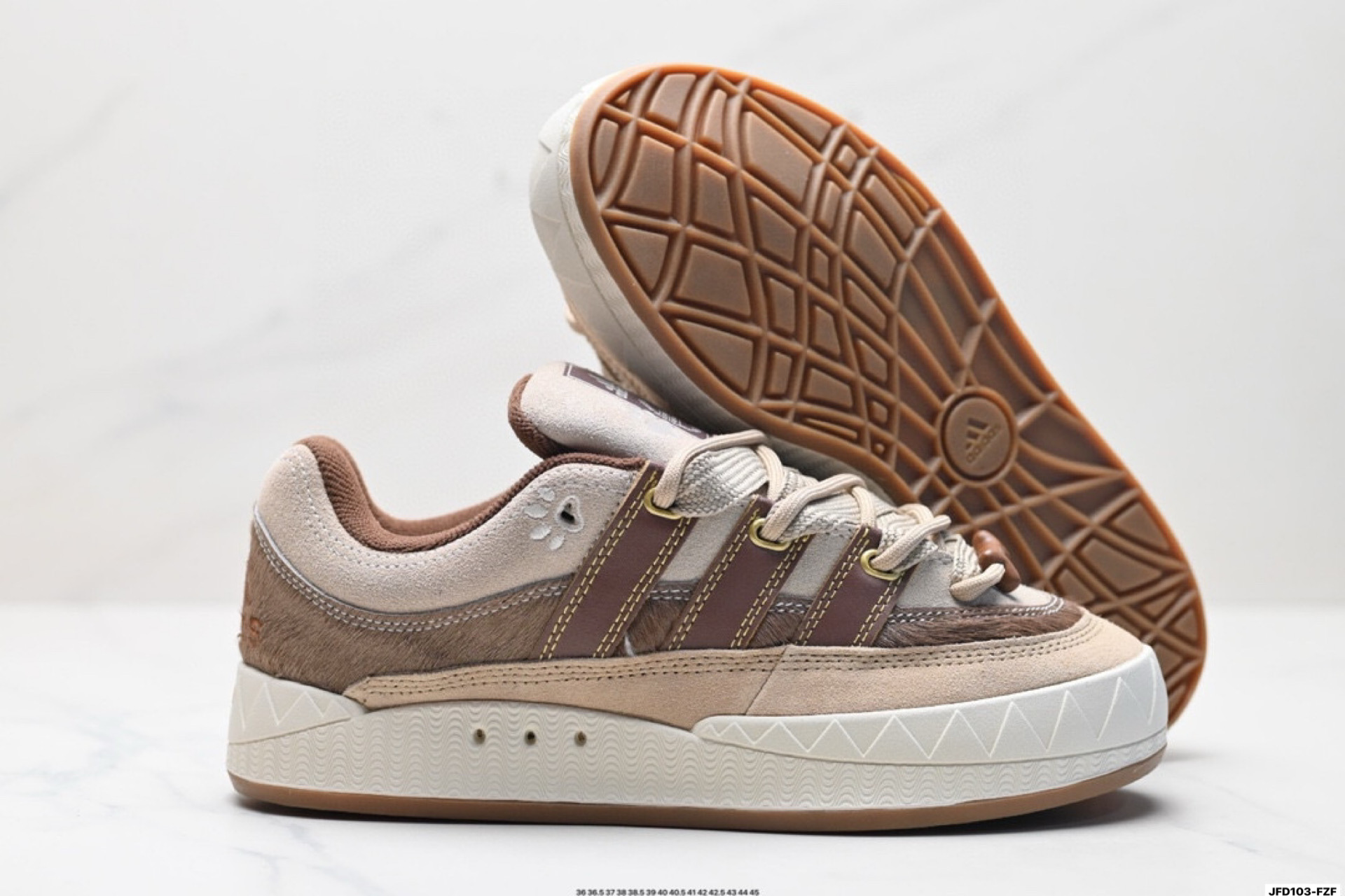 Adidas Adimatic Low 马蒂奇系列低帮 复古鲨鱼面包鞋运动休闲滑板板鞋 JQ2612