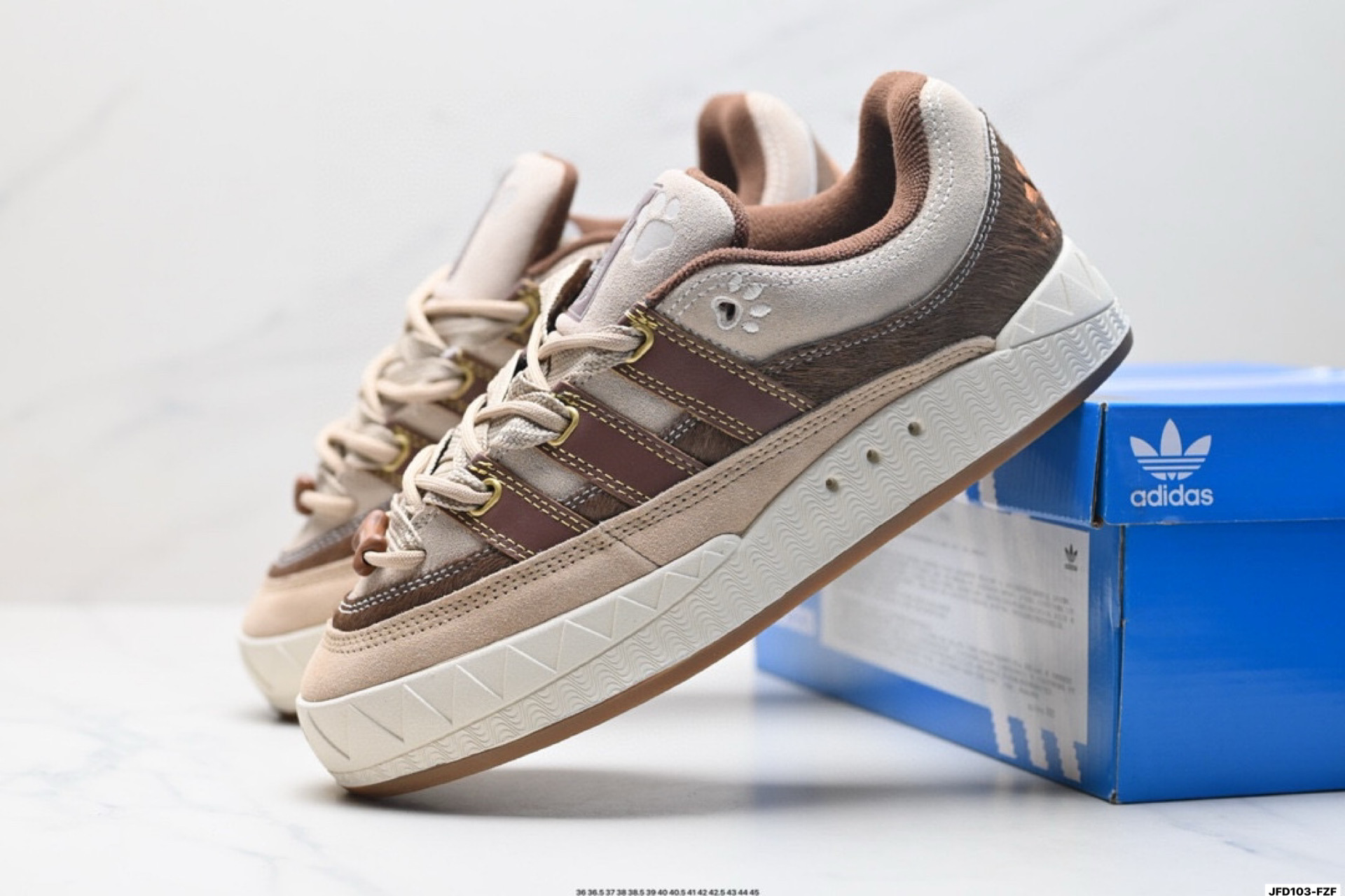 Adidas Adimatic Low 马蒂奇系列低帮 复古鲨鱼面包鞋运动休闲滑板板鞋 JQ2612