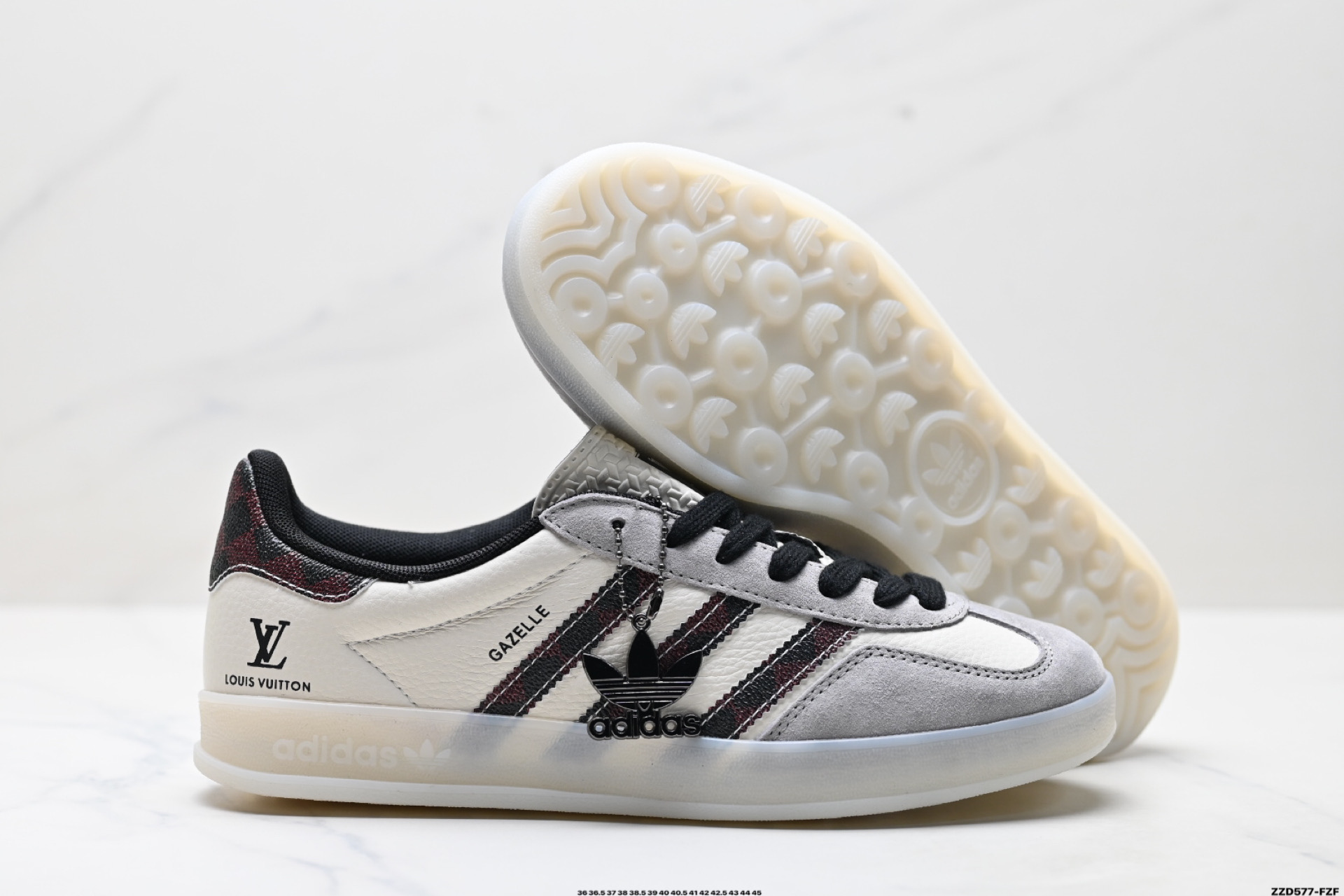 260 Adidas Originals Gazelle indoor ‘DIY‘定制 系列 阿迪达斯 三叶草绅士德训足球风百搭低帮休闲运动板鞋 DM1234-009