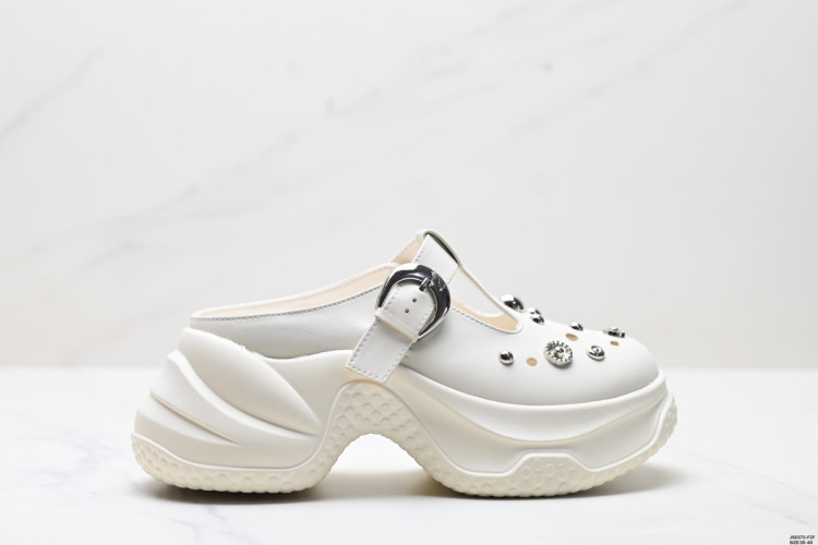 Gucci CC Cloud Dream Platform Clogs: Summer Fashion, Comfortable & Chic 1 Gucci CC Cloud Dream Platform Clogs: Summer Fashion, Comfortable & Chic