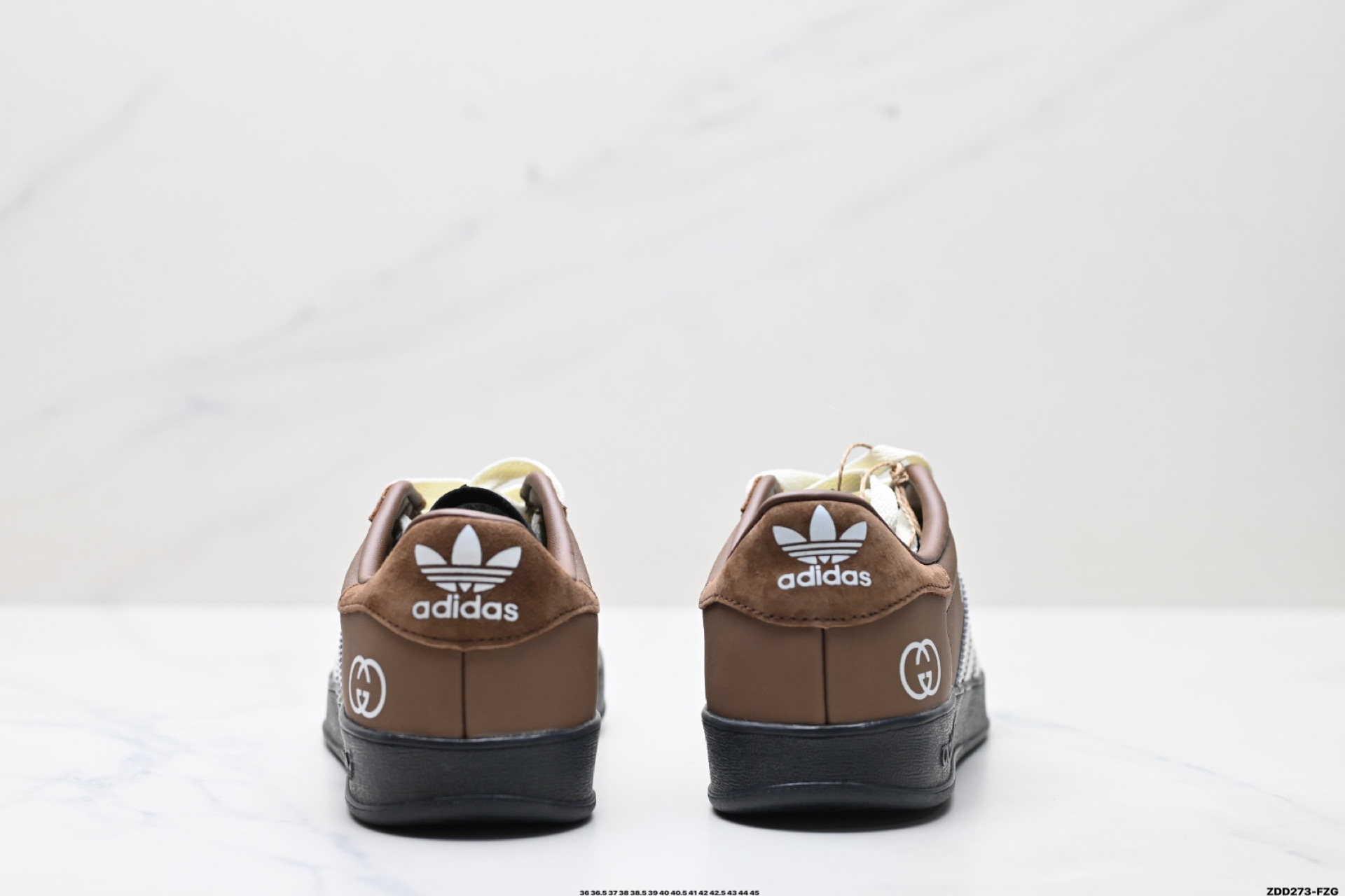 Adidas Originals Samba OG 桑巴舞系列 阿迪达斯 三叶草绅士德训足球风百搭低帮休闲运动板鞋 DD6604