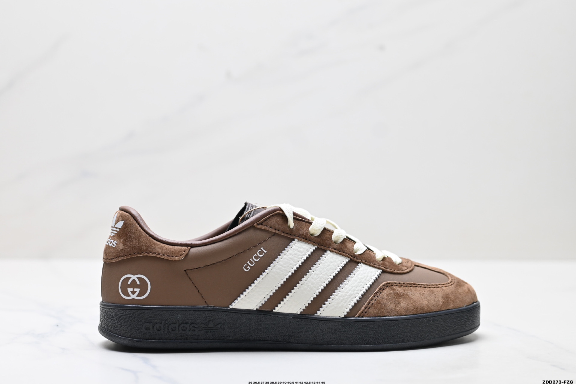 Adidas Originals Samba OG 桑巴舞系列 阿迪达斯 三叶草绅士德训足球风百搭低帮休闲运动板鞋 DD6604