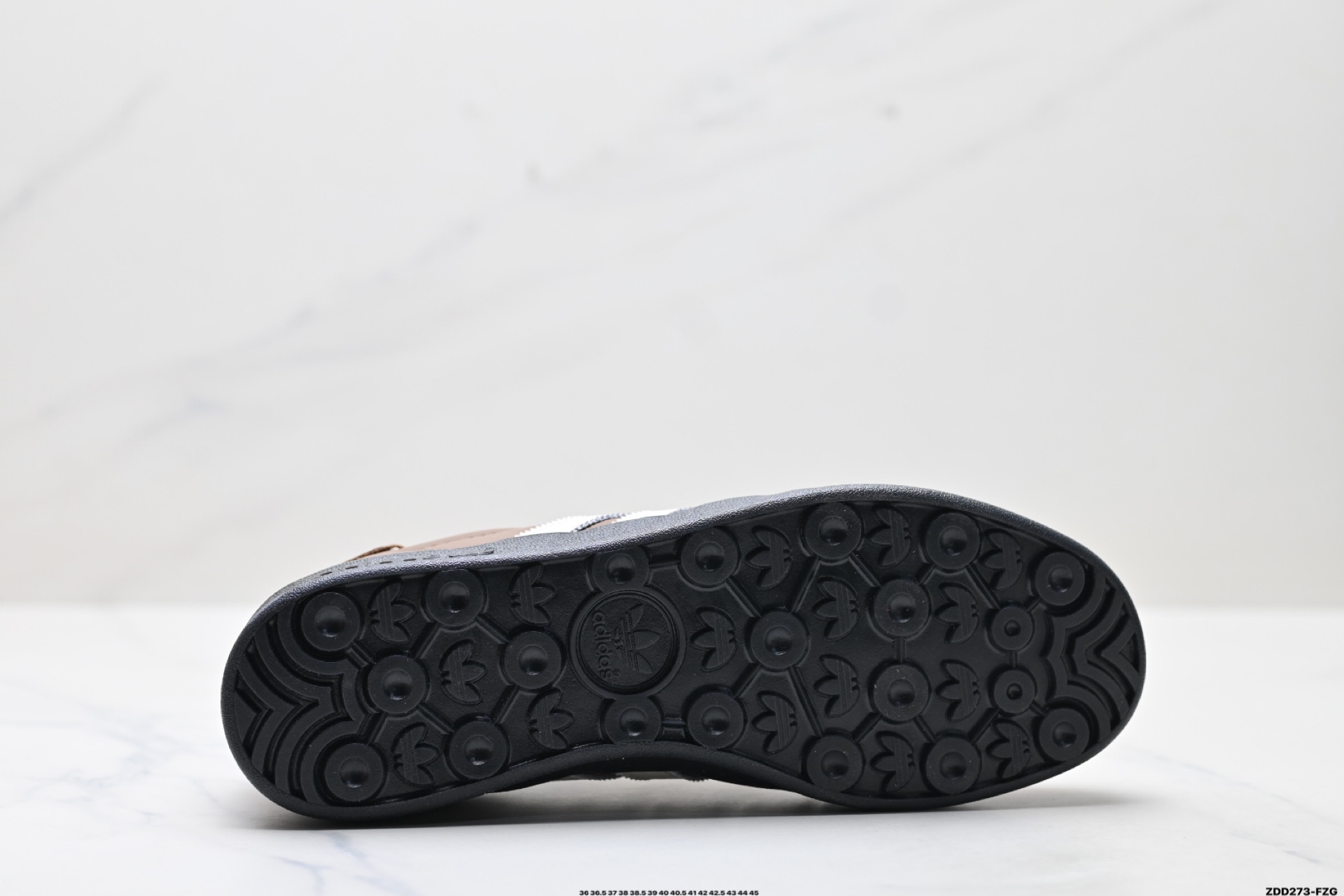 Adidas Originals Samba OG 桑巴舞系列 阿迪达斯 三叶草绅士德训足球风百搭低帮休闲运动板鞋 DD6604