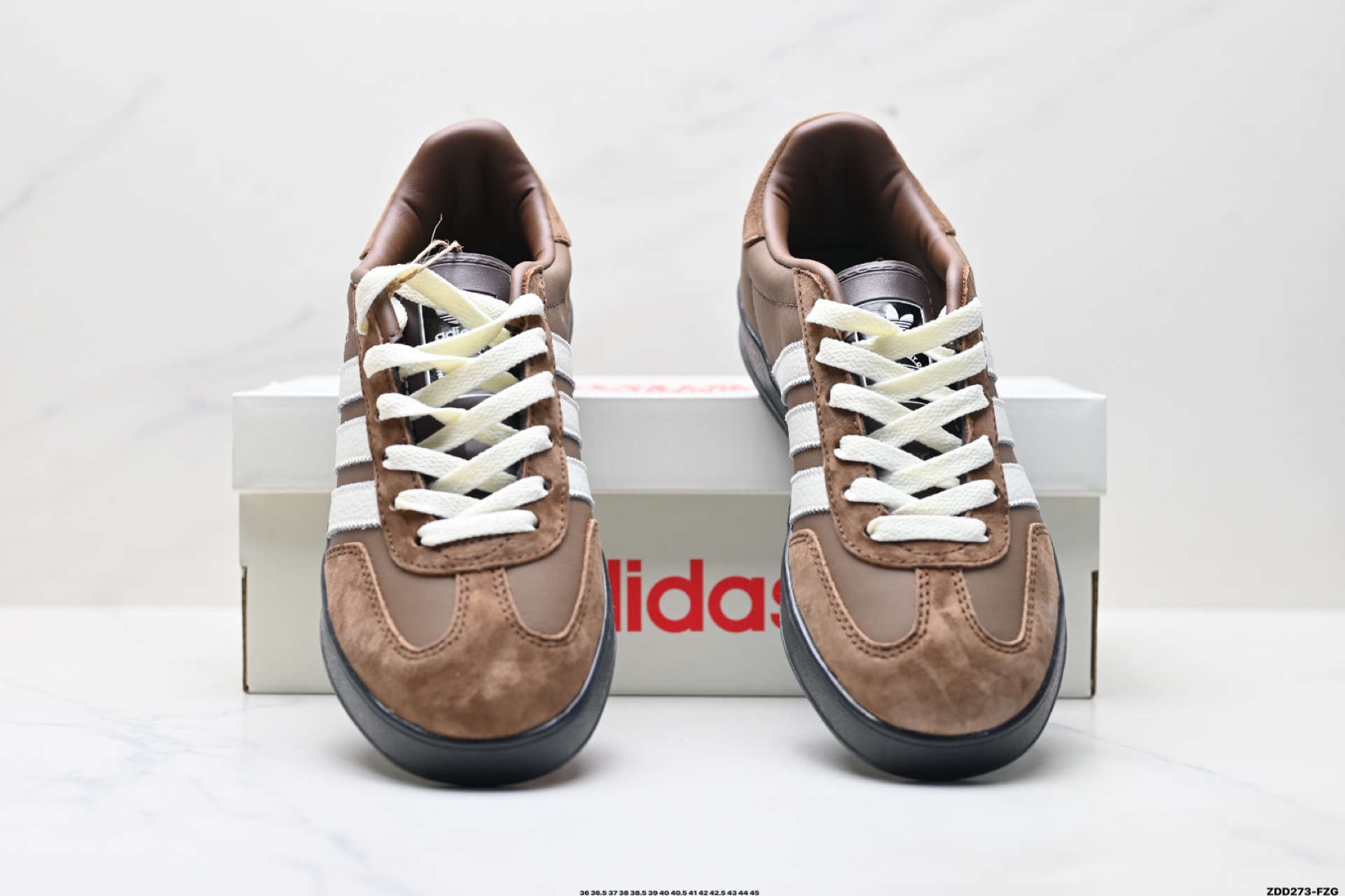 Adidas Originals Samba OG 桑巴舞系列 阿迪达斯 三叶草绅士德训足球风百搭低帮休闲运动板鞋 DD6604