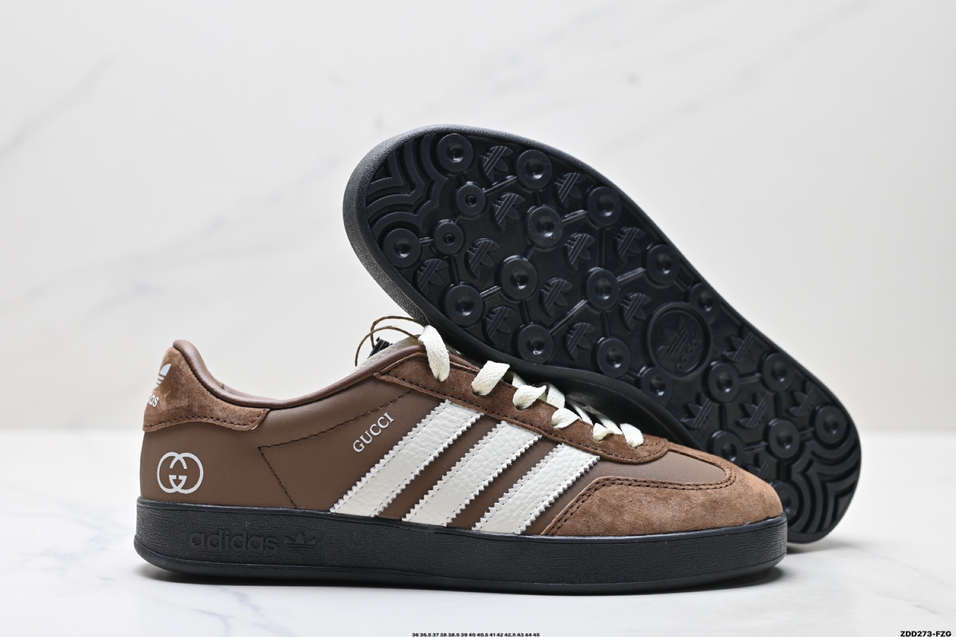 Adidas Originals Samba OG 桑巴舞系列 阿迪达斯 三叶草绅士德训足球风百搭低帮休闲运动板鞋 DD6604