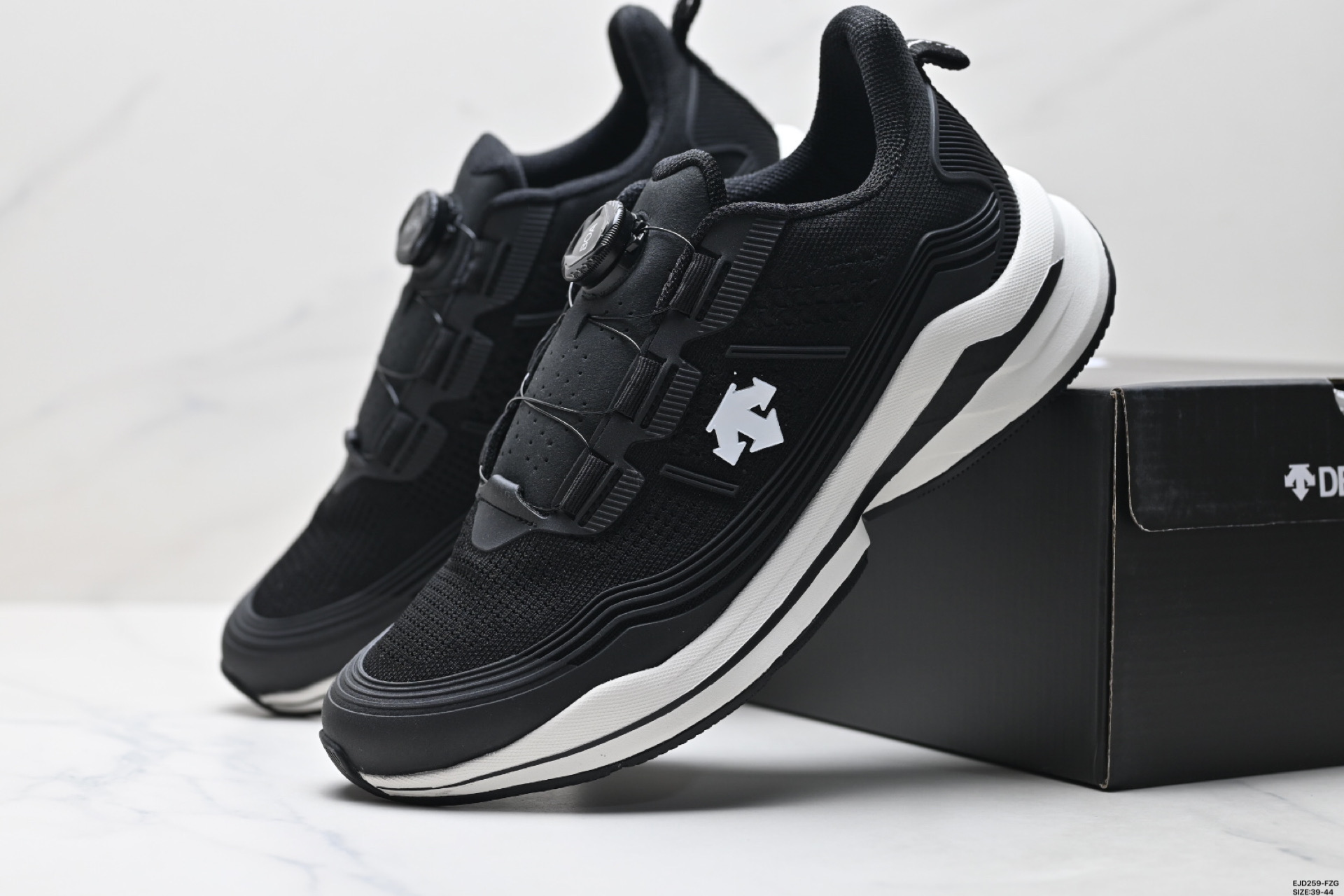 纯原迪桑特STREAN WIRE 都市通勤 GORE-TEX 时尚舒适 防滑耐磨 时尚休闲运动覆盖防水男子越野跑鞋