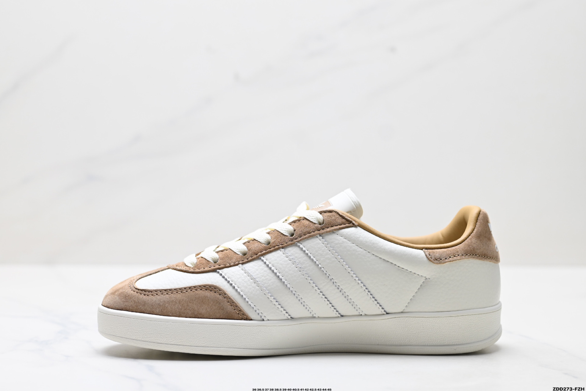 Adidas Originals Samba OG ‘DIY’桑巴舞系列 阿迪达斯 三叶草绅士德训足球风百搭低帮休闲运动板鞋 DD6606