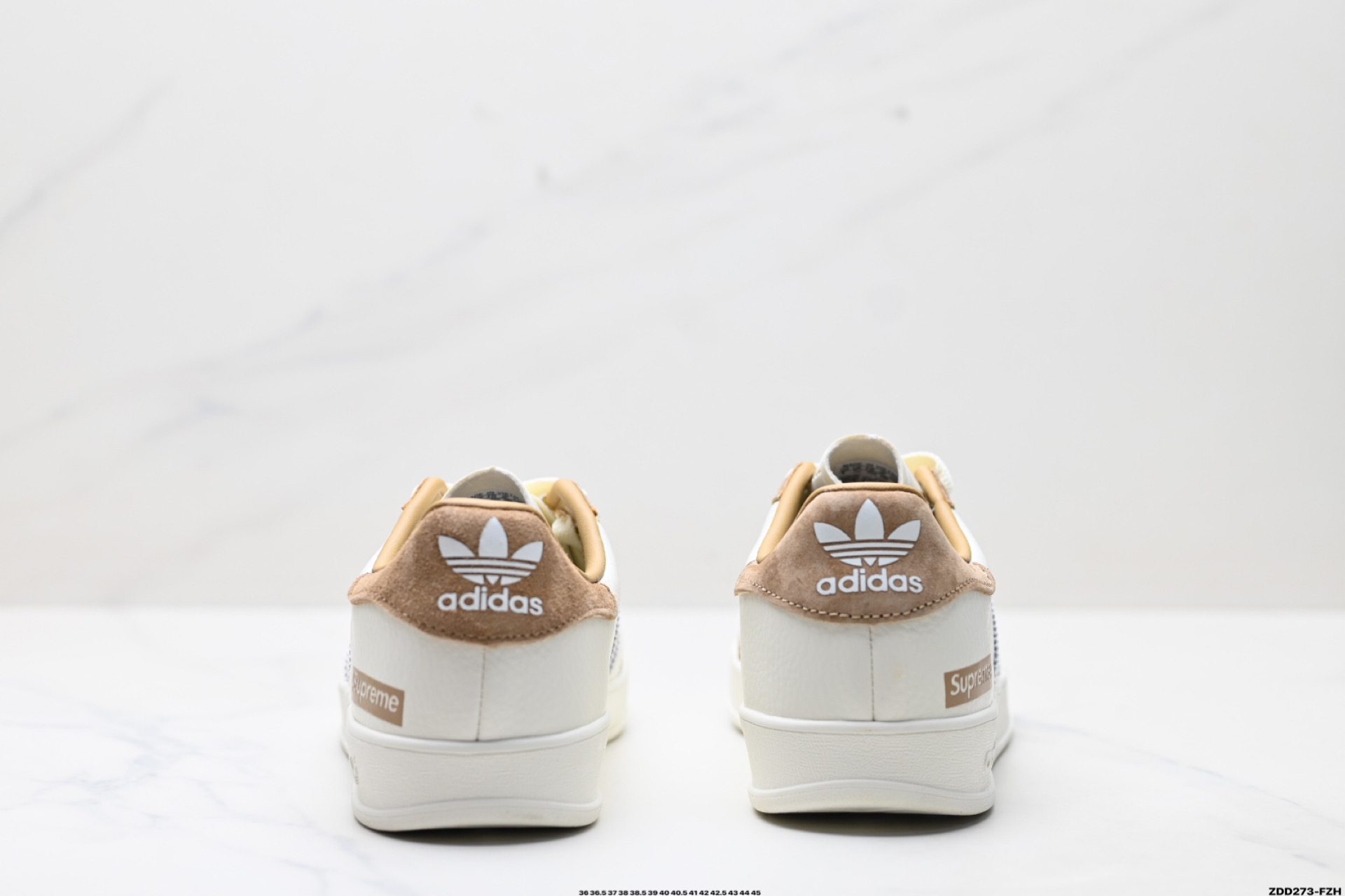 Adidas Originals Samba OG ‘DIY’桑巴舞系列 阿迪达斯 三叶草绅士德训足球风百搭低帮休闲运动板鞋 DD6606