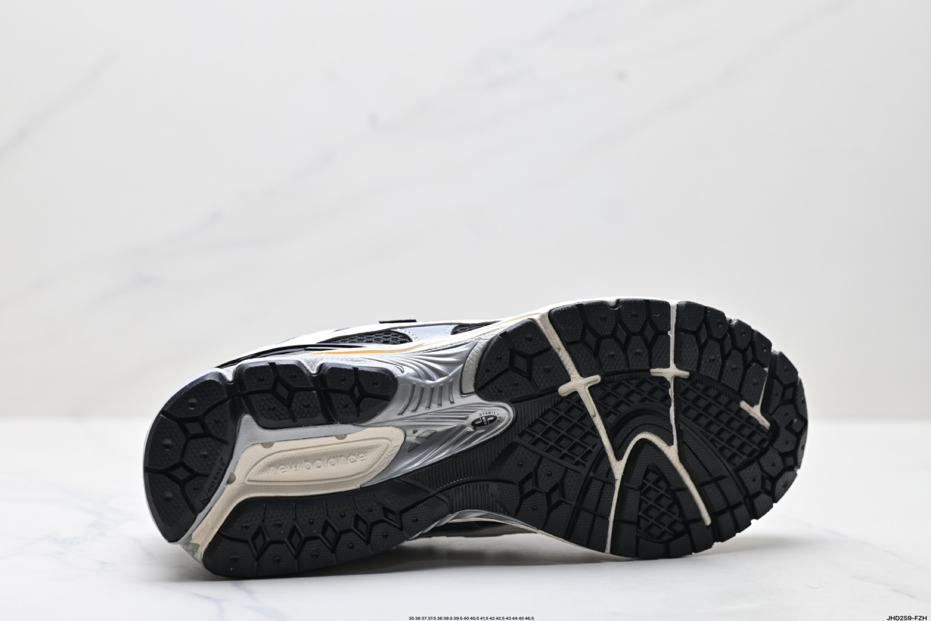 200 New Balance M1906系列 复古单品宝藏老爹鞋款 U1906NC