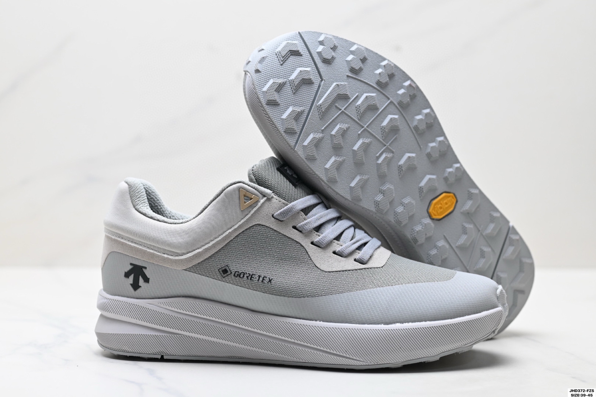 迪桑特DESCENTE BOA DUAL IS都市通勤 GORE-TEX 时尚舒适 防滑耐磨 时尚休闲运动覆盖防水男子越野跑鞋