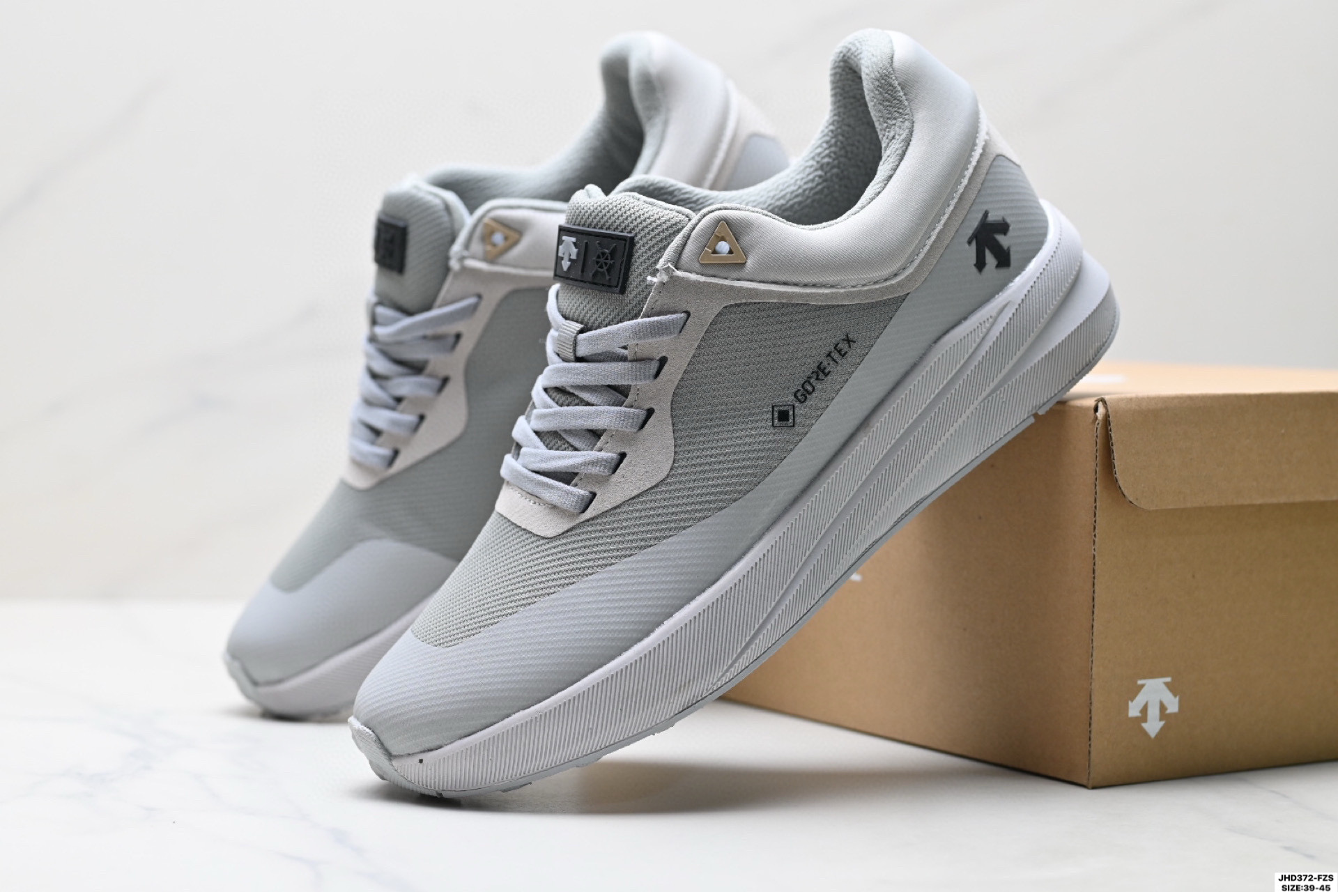 迪桑特DESCENTE BOA DUAL IS都市通勤 GORE-TEX 时尚舒适 防滑耐磨 时尚休闲运动覆盖防水男子越野跑鞋