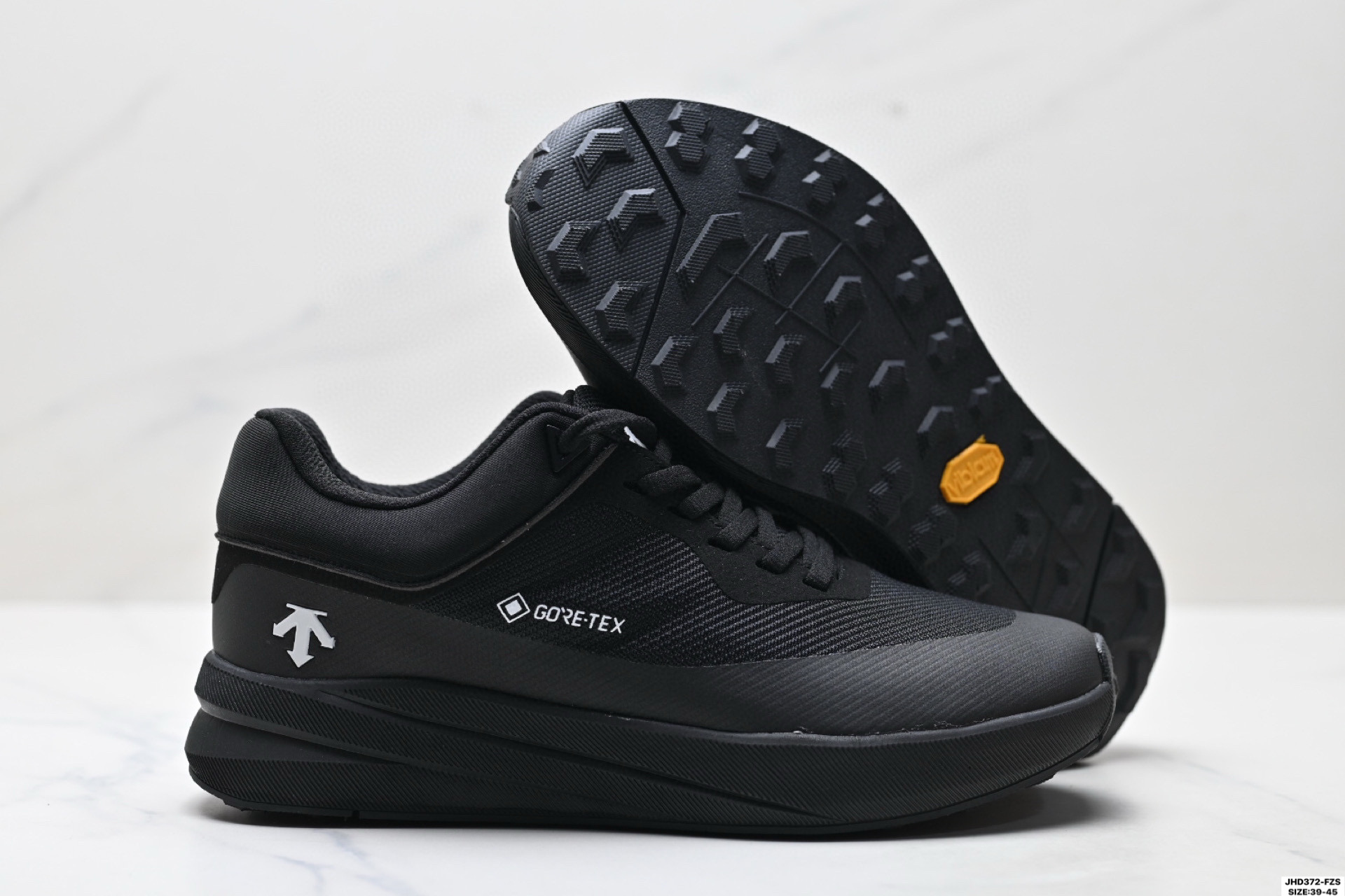迪桑特DESCENTE BOA DUAL IS都市通勤 GORE-TEX 时尚舒适 防滑耐磨 时尚休闲运动覆盖防水男子越野跑鞋