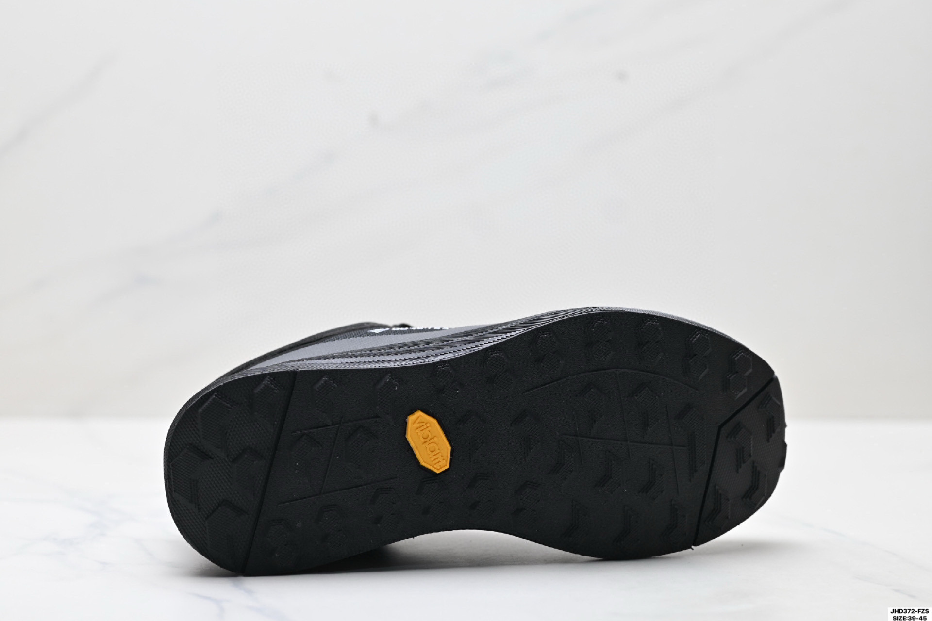 迪桑特DESCENTE BOA DUAL IS都市通勤 GORE-TEX 时尚舒适 防滑耐磨 时尚休闲运动覆盖防水男子越野跑鞋