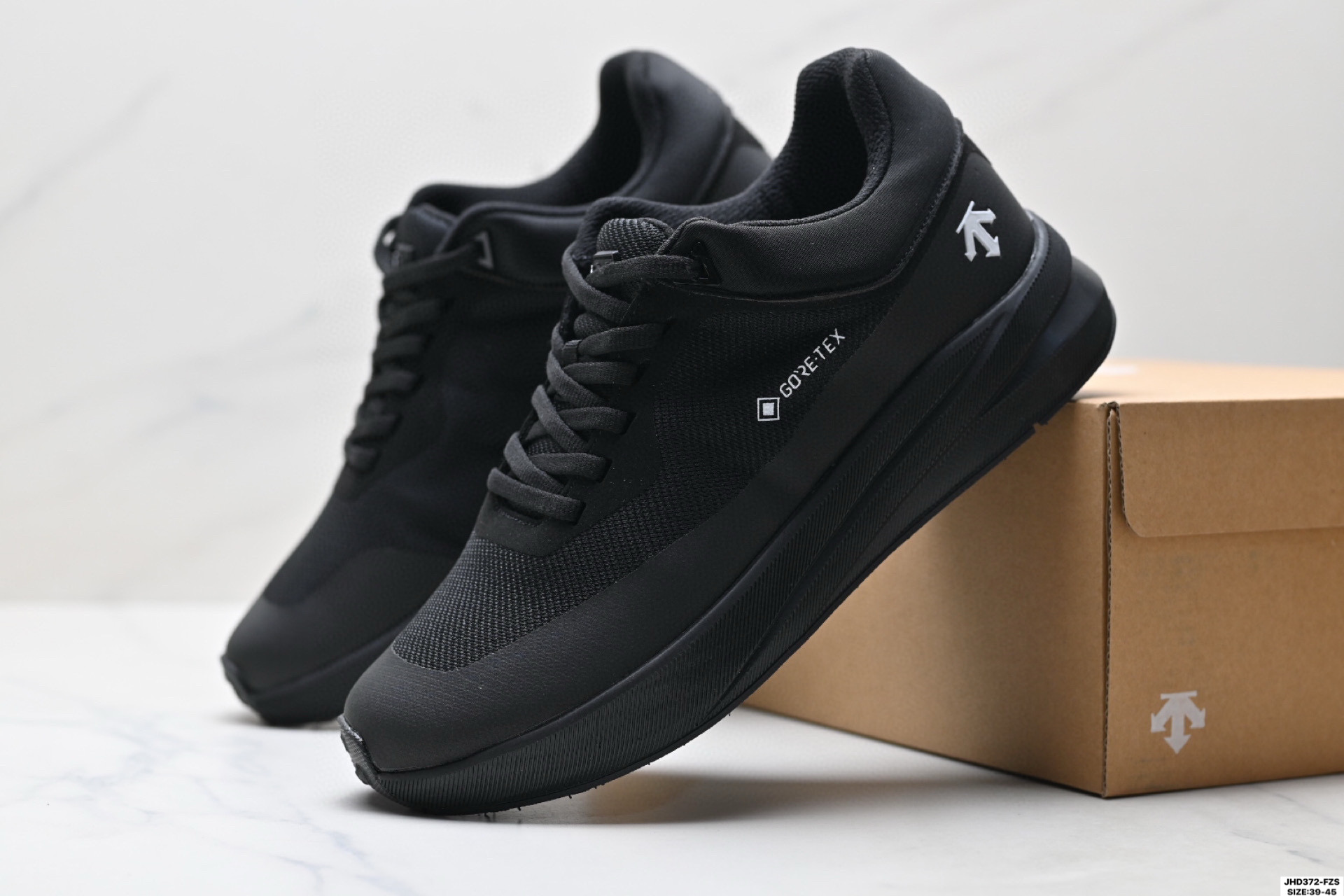 迪桑特DESCENTE BOA DUAL IS都市通勤 GORE-TEX 时尚舒适 防滑耐磨 时尚休闲运动覆盖防水男子越野跑鞋