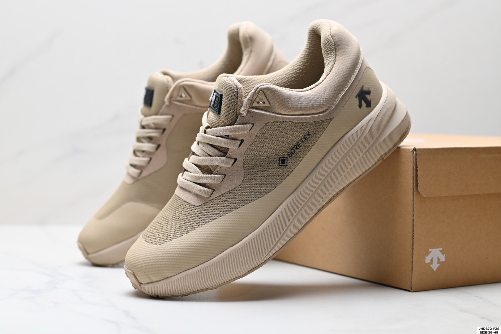 迪桑特DESCENTE BOA DUAL IS都市通勤 GORE-TEX 时尚舒适 防滑耐磨 时尚休闲运动覆盖防水男子越野跑鞋