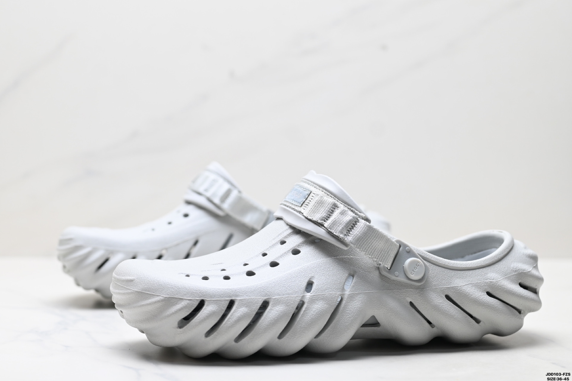 Crocs卡骆驰 EVA 波波 防滑透气 运动凉鞋 一体成型鞋身的创新洞洞鞋