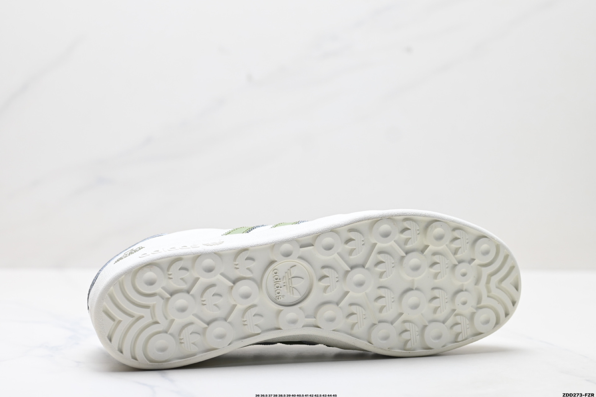 Adidas Originals Samba OG ‘DIY’桑巴舞系列 阿迪达斯 三叶草绅士德训足球风百搭低帮休闲运动板鞋 DD6607