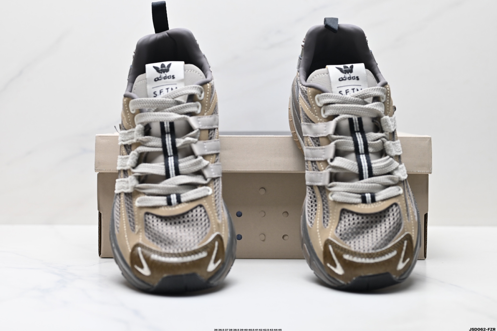 Adidas Adistar Cushion Sftm防滑耐磨 低帮 运动老爹鞋 JR8044