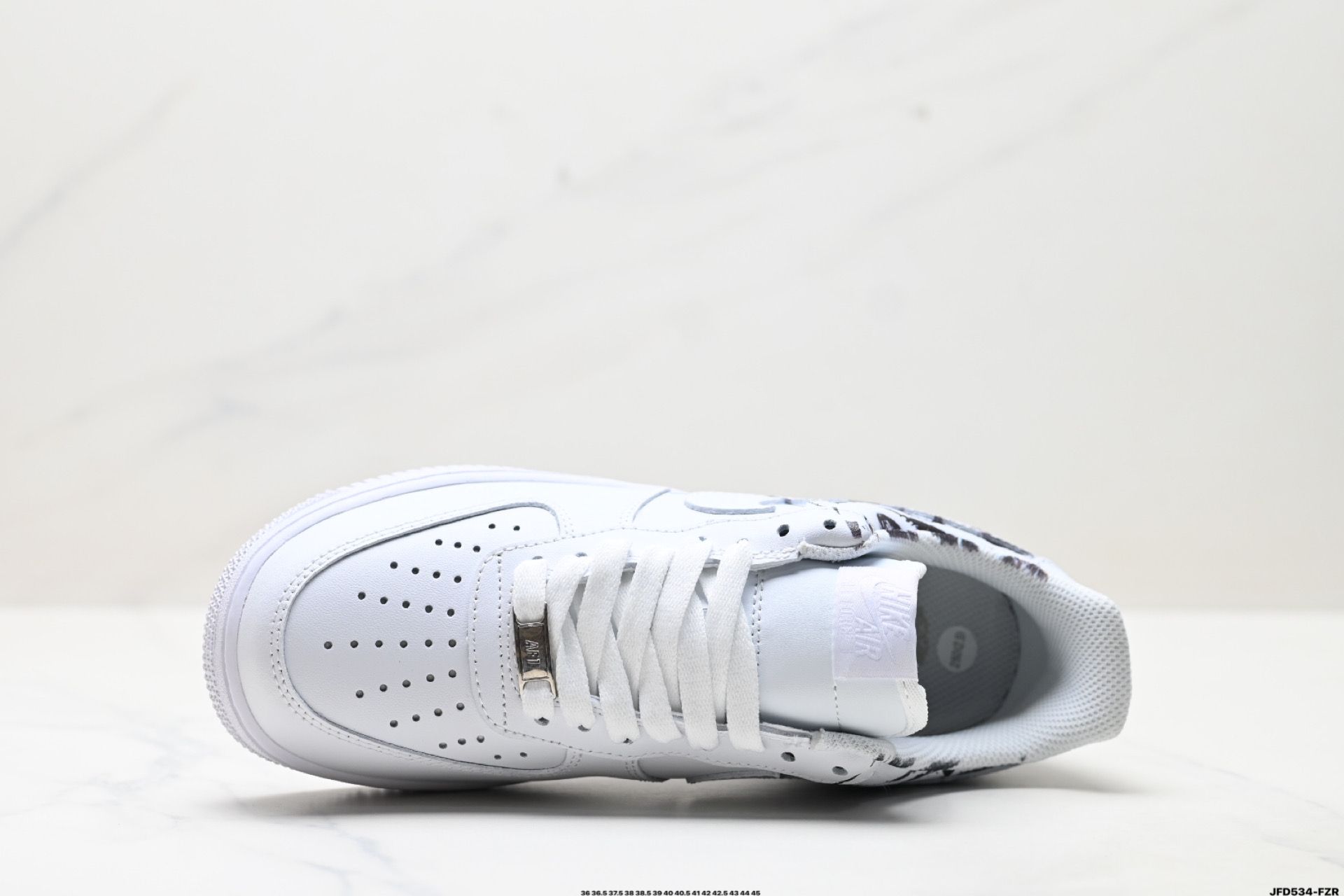 NIKE AIR FORCE 1‘07 923044-100