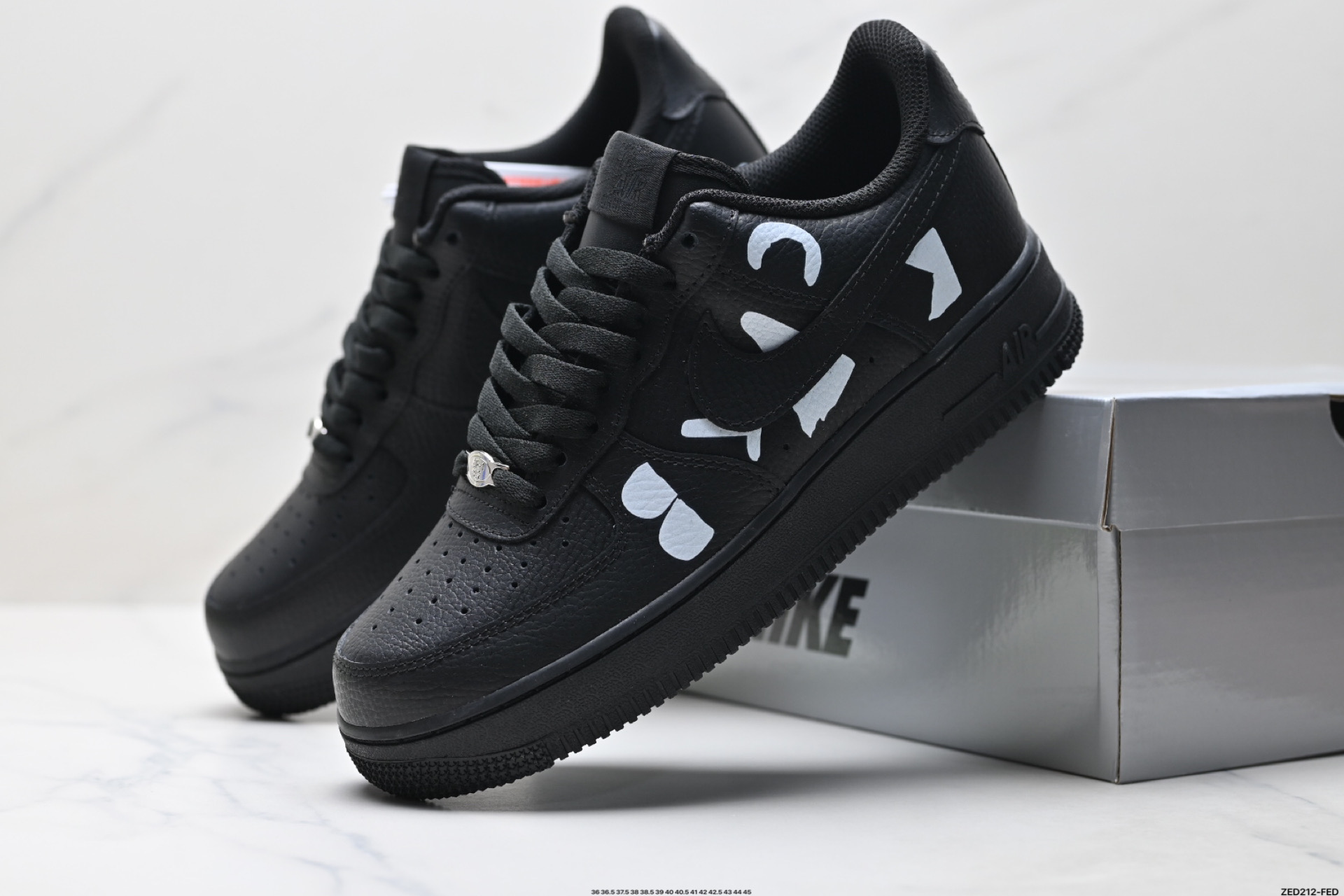 NIKE AIR FORCE 1‘07 IB9949-001