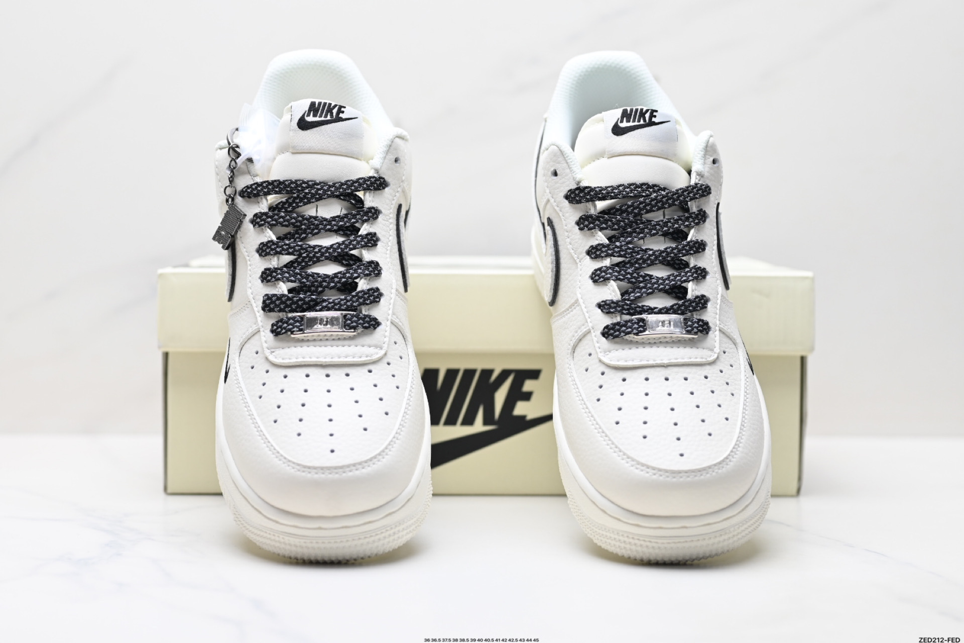 NIKE AIR FORCE 1‘07 CS5288-012