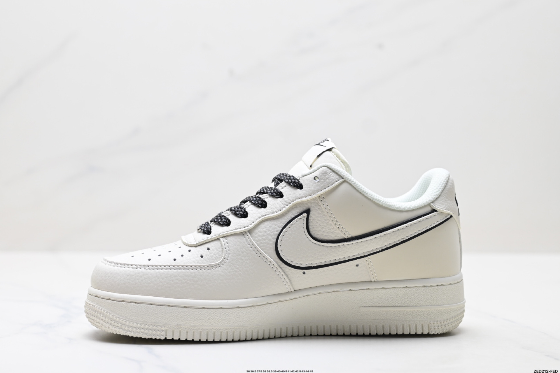 NIKE AIR FORCE 1‘07 CS5288-012