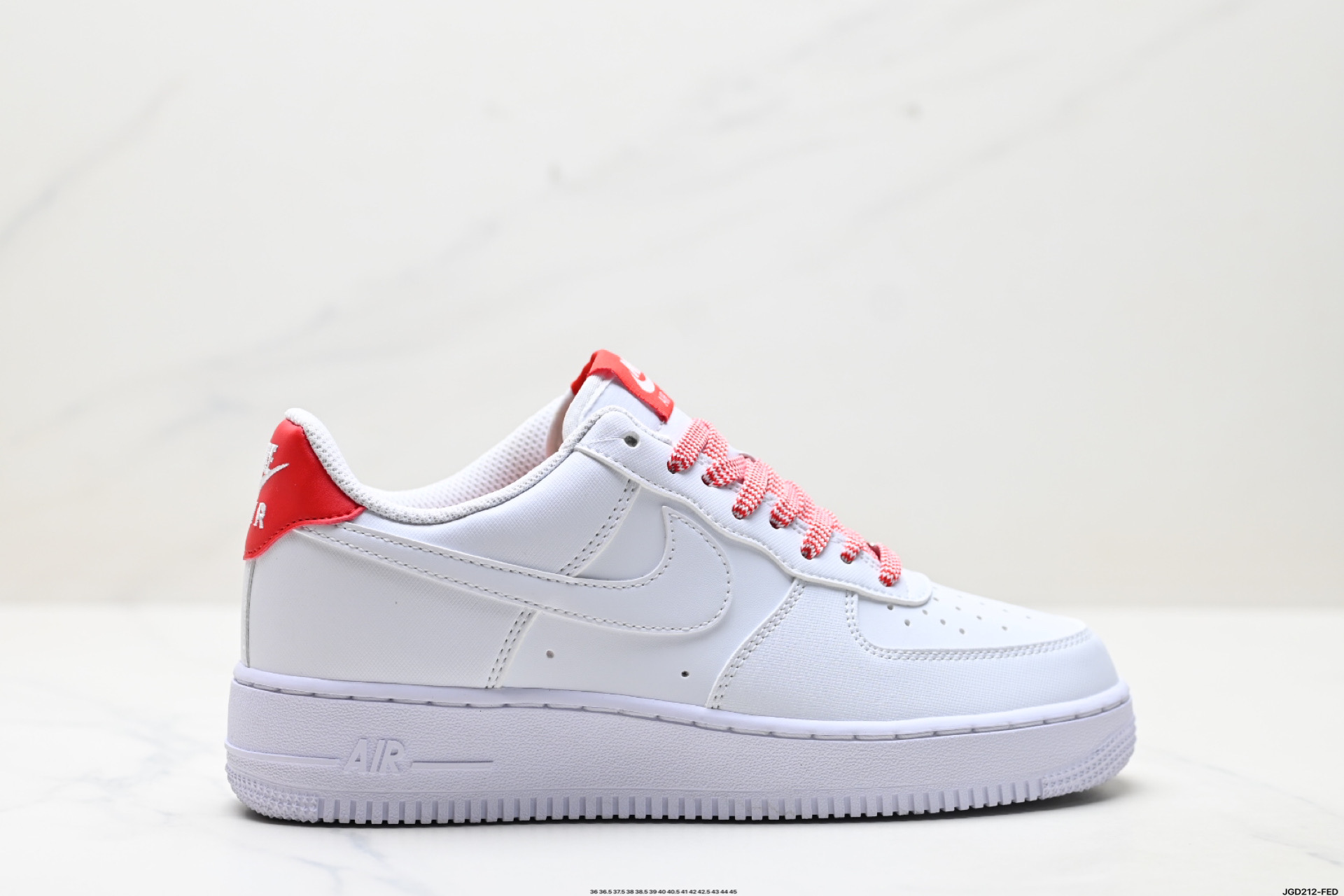 NIKE AIR FORCE 1‘07 IB7167-103
