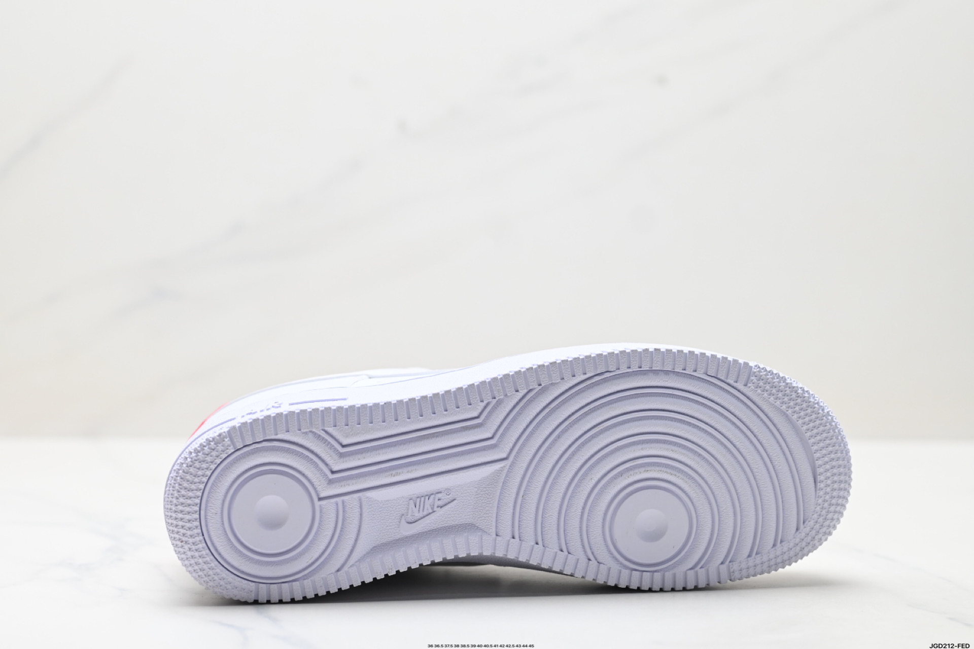 NIKE AIR FORCE 1‘07 IB7167-103