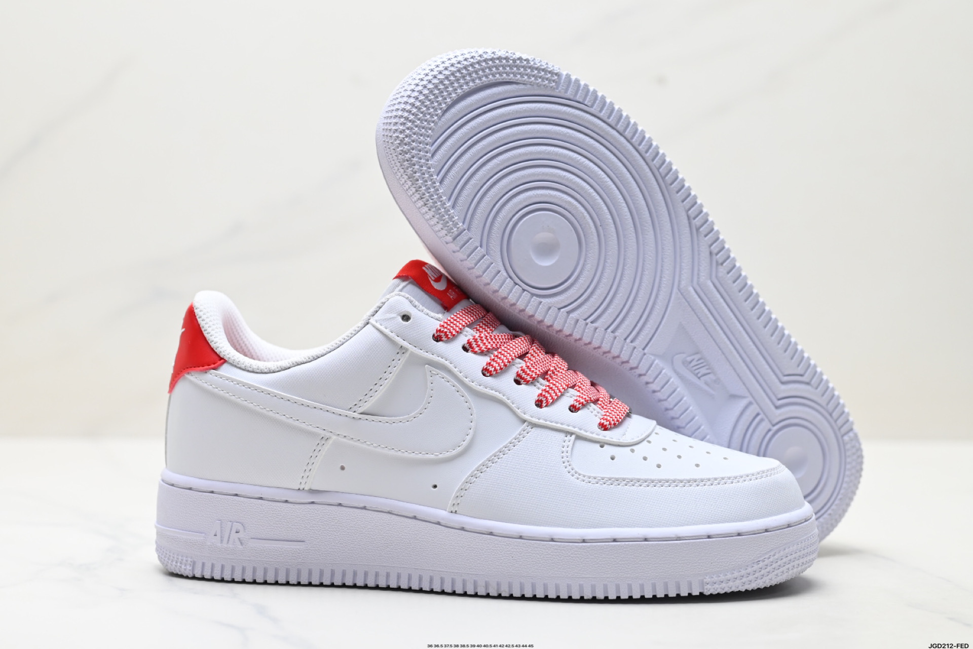 NIKE AIR FORCE 1‘07 IB7167-103