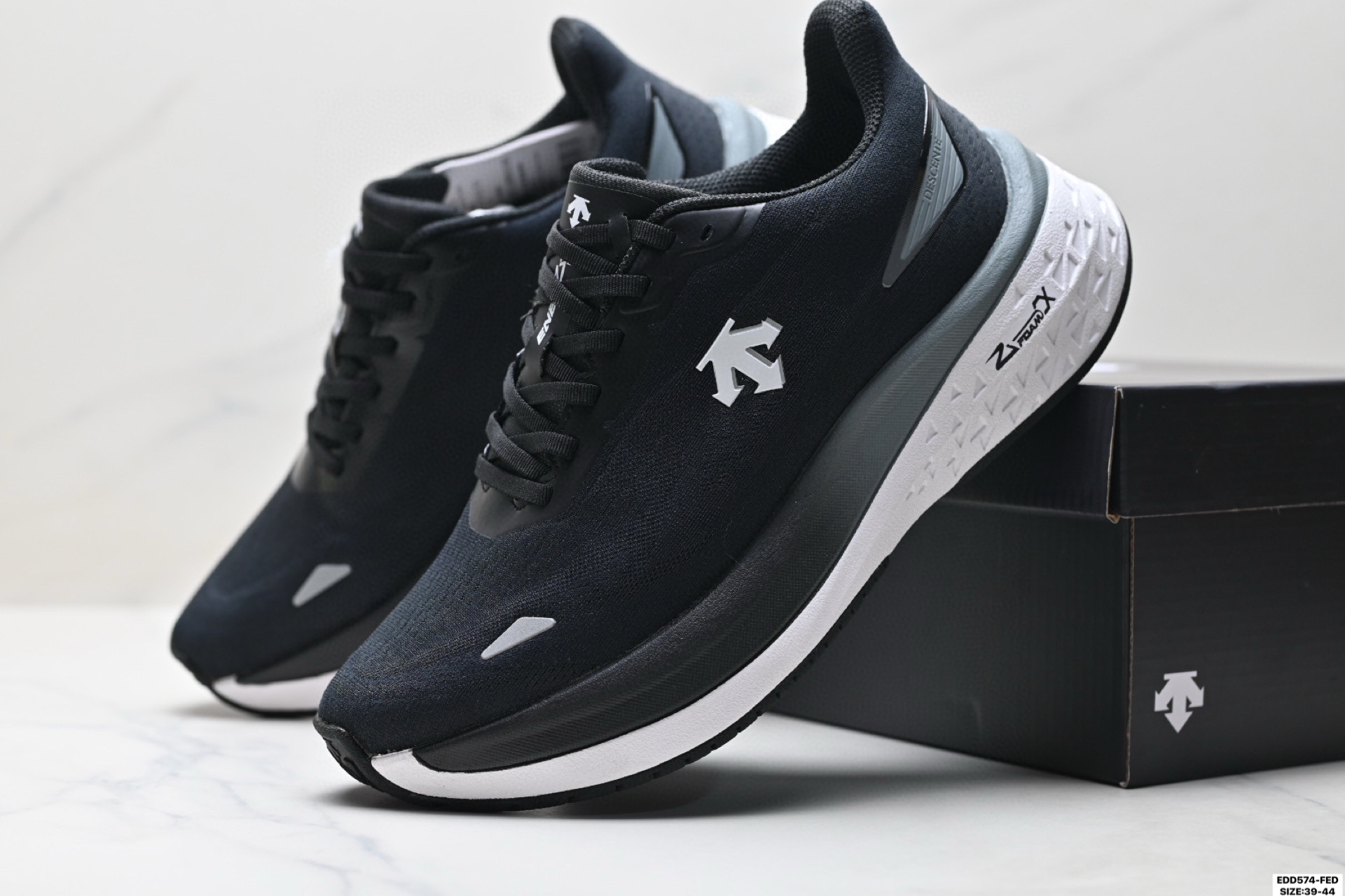 纯原迪桑特DESCENTE RUNNING ENERZITE透气运动跑步鞋