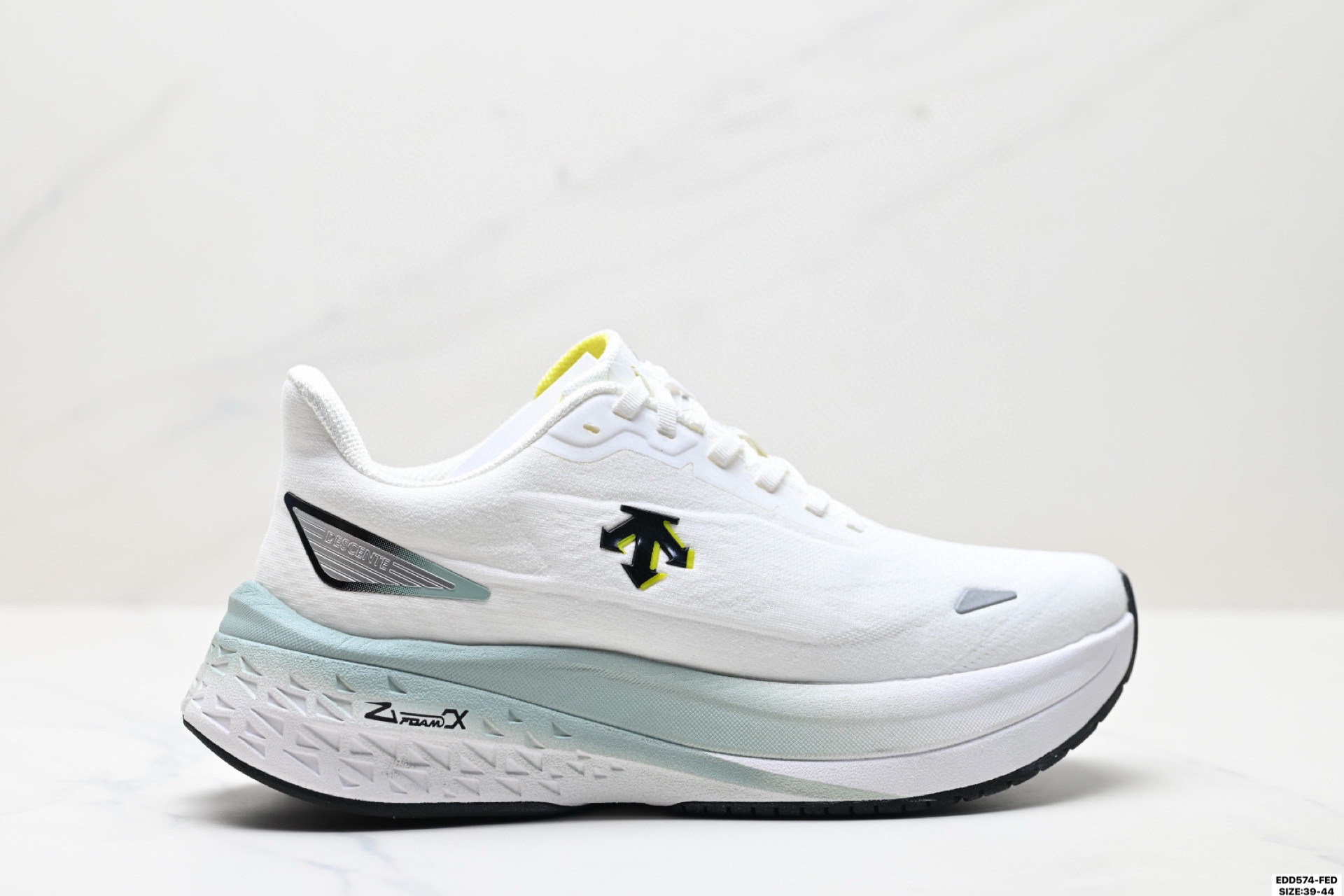 纯原迪桑特DESCENTE RUNNING ENERZITE透气运动跑步鞋