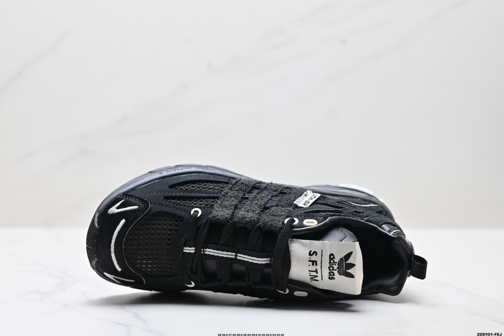 Adidas Adistar Cushion Sftm防滑耐磨 低帮 运动老爹鞋 JP8456