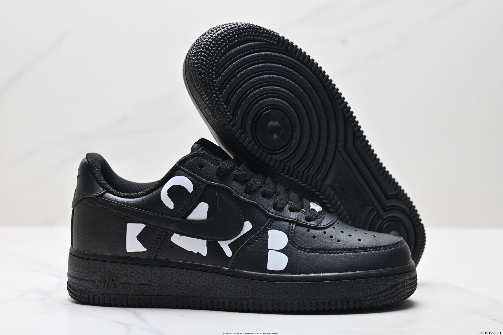 NIKE AIR FORCE 1‘07 IB9949-001