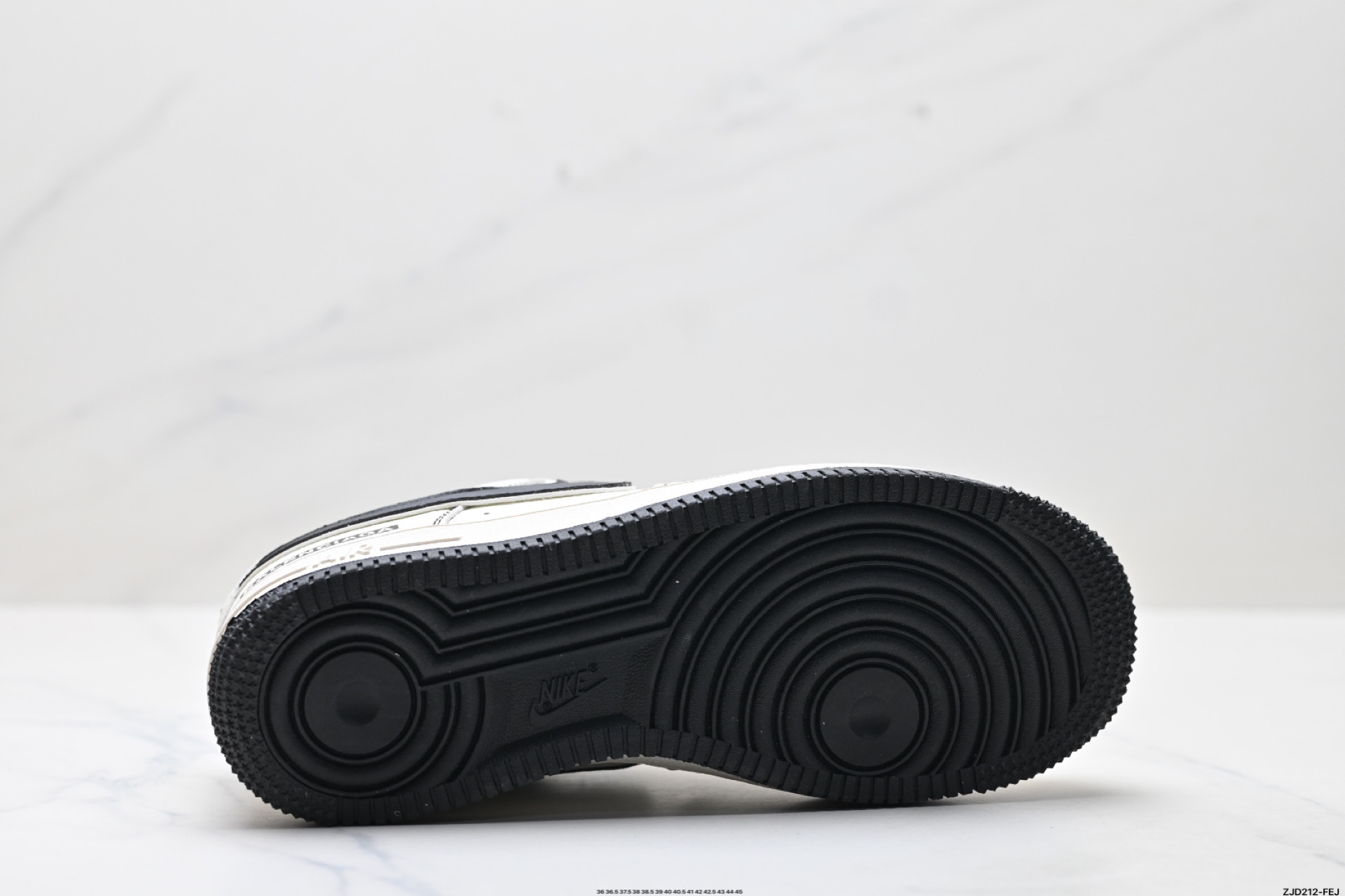 NIKE AIR FORCE 1‘07 LV8 FR0538-090