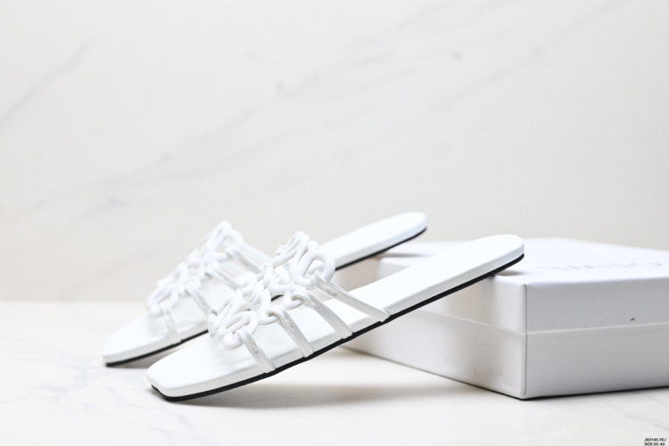 Loewe Petal Anagram Leather Flat Mules - Comfortable & Stylish 1 Loewe Petal Anagram Leather Flat Mules – Comfortable & Stylish