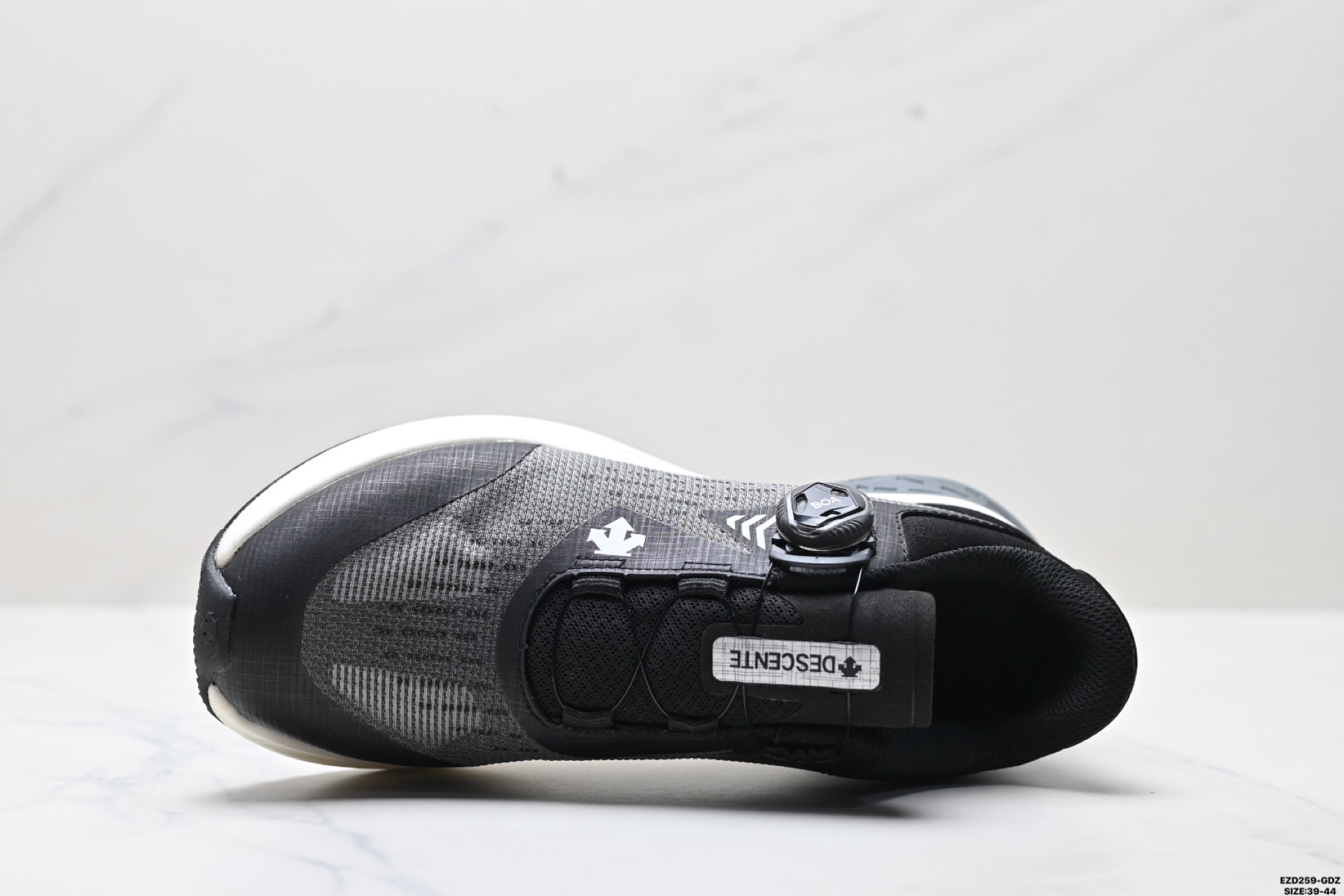 纯原迪桑特DESCENTE LEVITATEII 透气运动跑步鞋 D2331RRN23