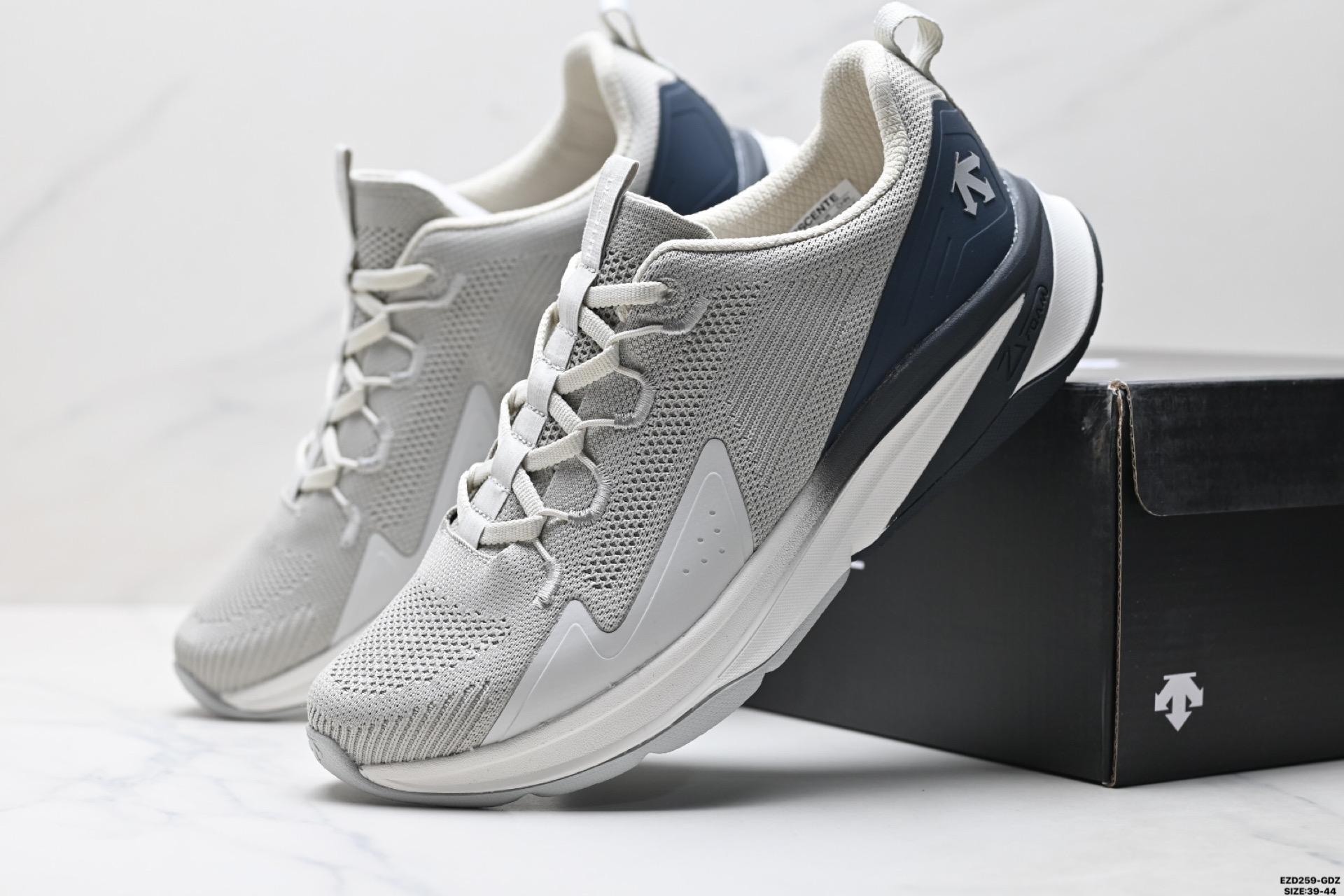 纯原迪桑特DESCENTE ENERZITE LAVITATE 2.0 KNIT 时尚防滑 低帮跑步鞋 D2331RRN23