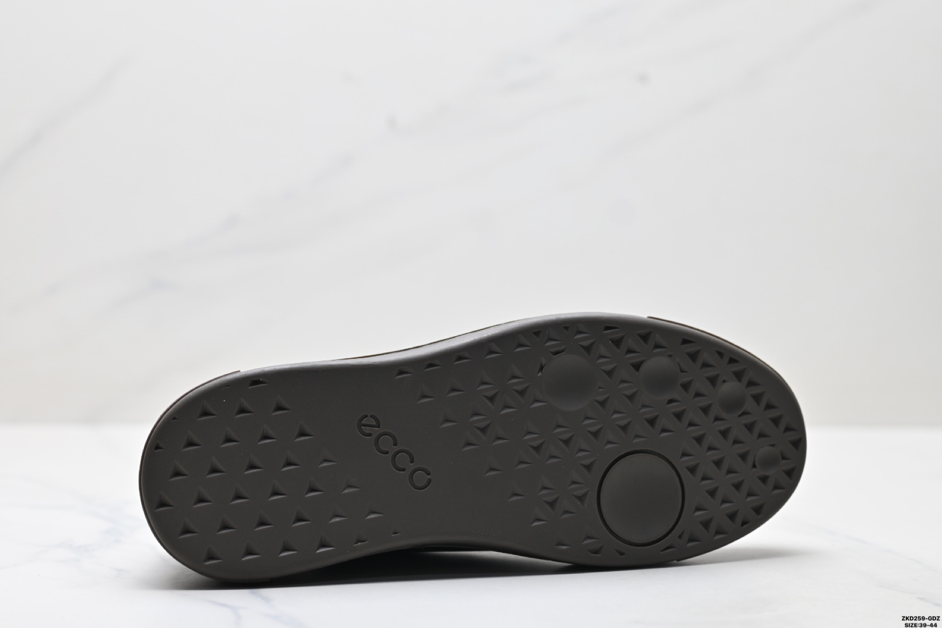 ECCO爱步 NTRNSIC 真皮休闲鞋 轻盈舒适圆头板鞋