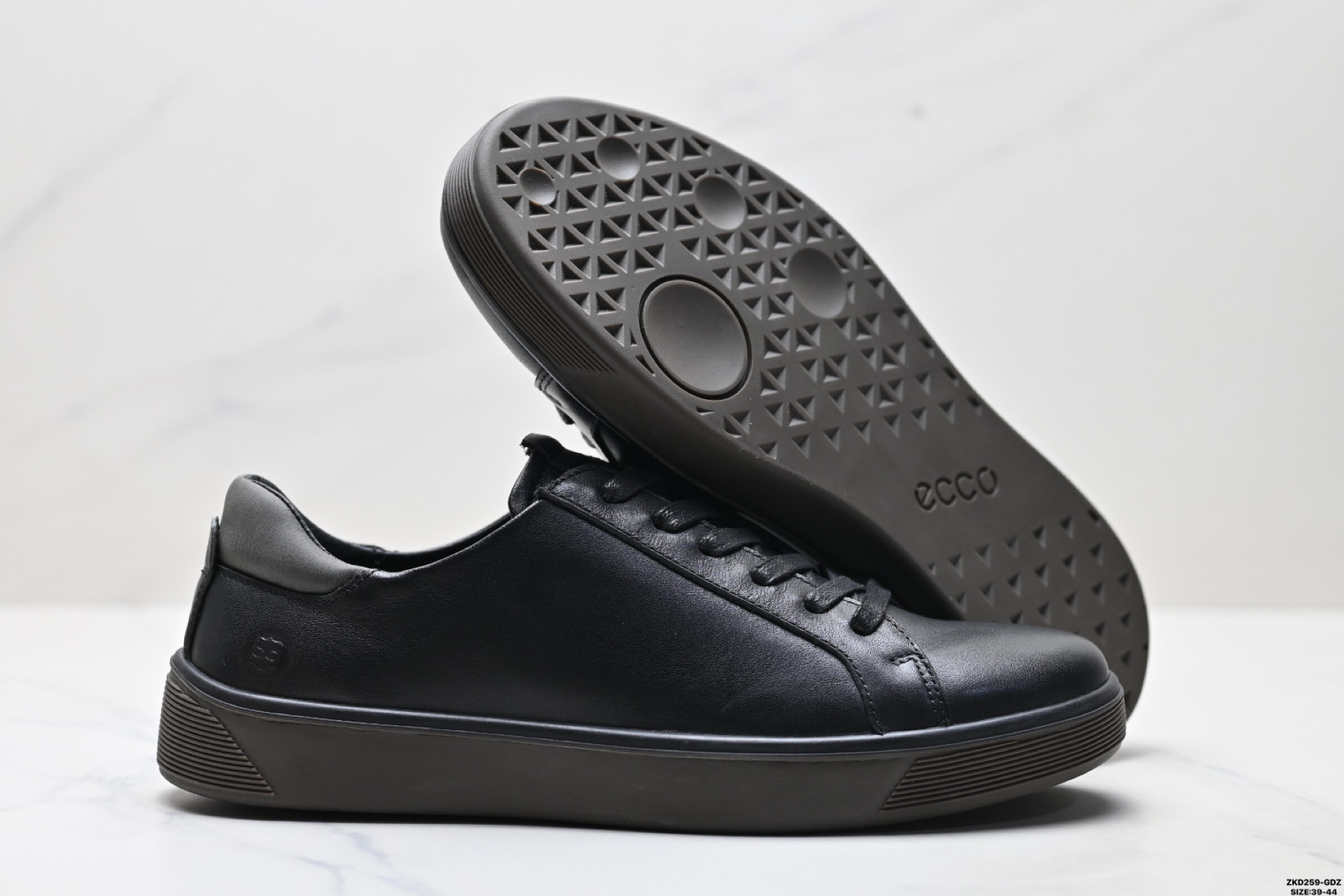 ECCO爱步 NTRNSIC 真皮休闲鞋 轻盈舒适圆头板鞋