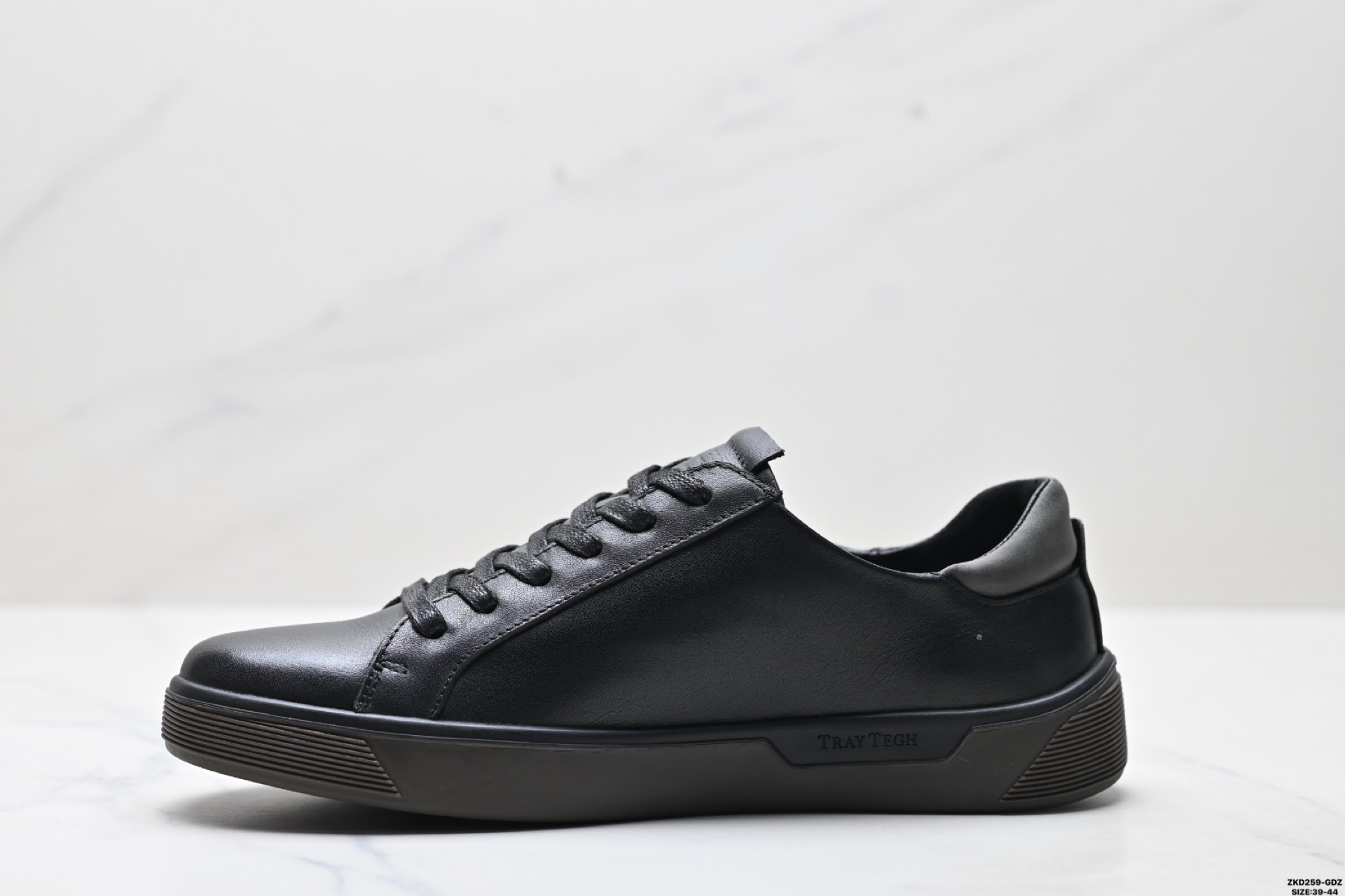 ECCO爱步 NTRNSIC 真皮休闲鞋 轻盈舒适圆头板鞋