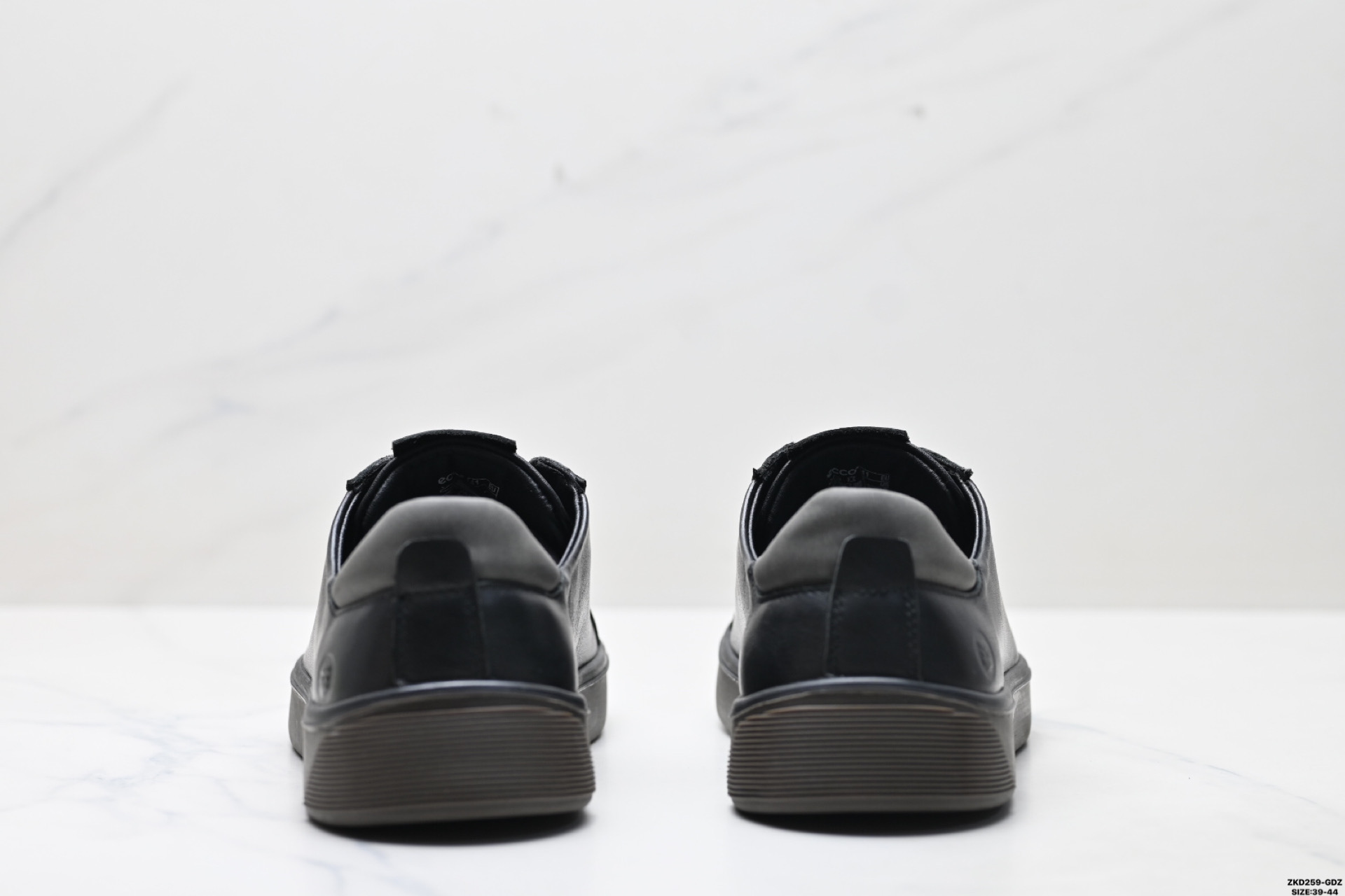 ECCO爱步 NTRNSIC 真皮休闲鞋 轻盈舒适圆头板鞋