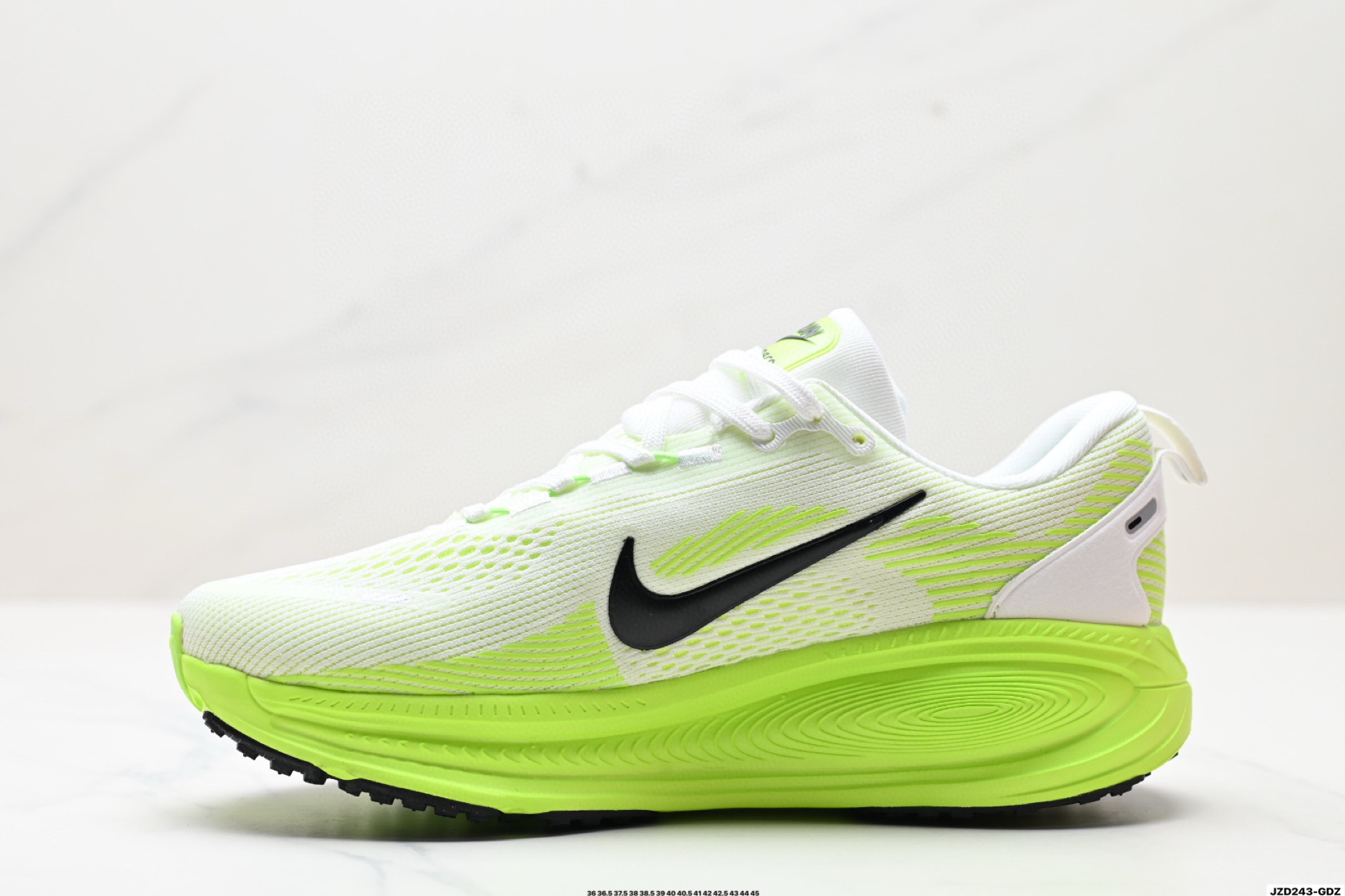 💰175
公司级✅Nike VOMERO 18 耐克 舒适减震防滑 低帮跑步鞋
全掌ReactX泡绵中底 前掌和后跟还配备了Air Zoom气垫单元 据说跑起来更快更舒适哦 这次最大的升级点 首次引入了ReactX泡绵
货号:HM6804-002
尺码:36 36.5 37.5 38 38.5 39 40 40.5 41 42 42.5 43 44 45
ID:JZD243-GDZ