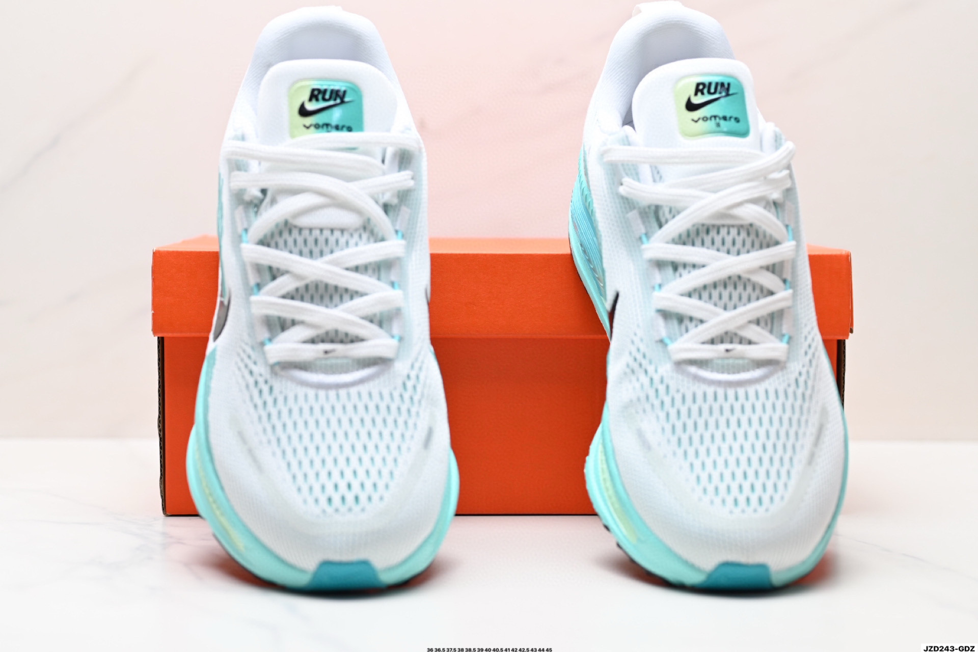 💰175
公司级✅Nike VOMERO 18 耐克 舒适减震防滑 低帮跑步鞋
全掌ReactX泡绵中底 前掌和后跟还配备了Air Zoom气垫单元 据说跑起来更快更舒适哦 这次最大的升级点 首次引入了ReactX泡绵
货号:HM6804-002
尺码:36 36.5 37.5 38 38.5 39 40 40.5 41 42 42.5 43 44 45
ID:JZD243-GDZ
