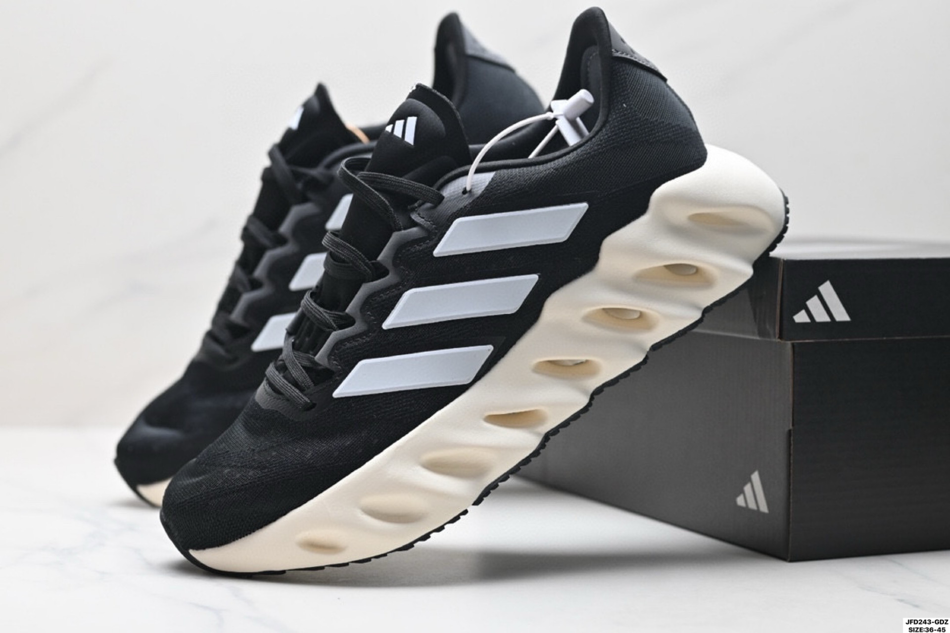 ADIDAS SWITCH FWD M阿尔法系列 真爆 休闲运动套脚慢跑鞋 FZ5621-Chinese UA Cheap High Quatity Brand Clothes Bags handbags Sneakers wholesale wholesaler seller from China Factory suppliers Fashion Clothing Shoes best Quality Beautiful Price ADIDAS SWITCH FWD M阿尔法系列 真爆 休闲运动套脚慢跑鞋 FZ5621