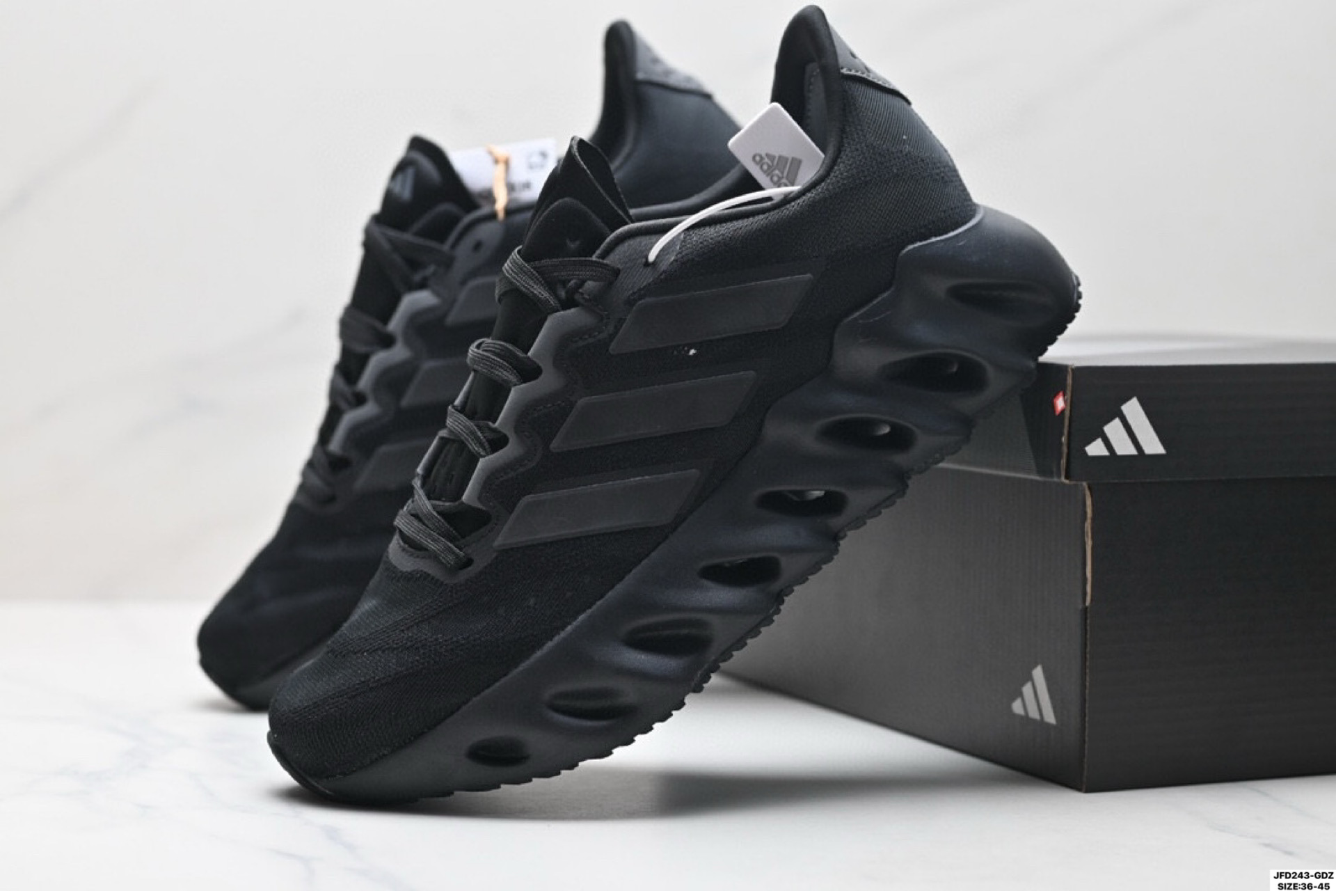 ADIDAS SWITCH FWD M阿尔法系列 真爆 休闲运动套脚慢跑鞋 FZ5621-Chinese UA Cheap High Quatity Brand Clothes Bags handbags Sneakers wholesale wholesaler seller from China Factory suppliers Fashion Clothing Shoes best Quality Beautiful Price ADIDAS SWITCH FWD M阿尔法系列 真爆 休闲运动套脚慢跑鞋 FZ5621