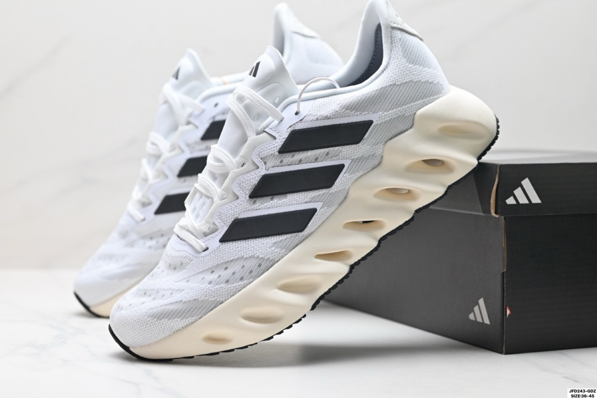 ADIDAS SWITCH FWD M阿尔法系列 真爆 休闲运动套脚慢跑鞋 FZ5621-Chinese UA Cheap High Quatity Brand Clothes Bags handbags Sneakers wholesale wholesaler seller from China Factory suppliers Fashion Clothing Shoes best Quality Beautiful Price ADIDAS SWITCH FWD M阿尔法系列 真爆 休闲运动套脚慢跑鞋 FZ5621