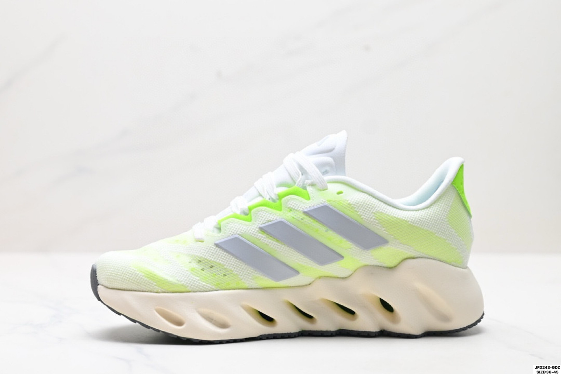 ADIDAS SWITCH FWD M阿尔法系列 真爆 休闲运动套脚慢跑鞋  FZ5621