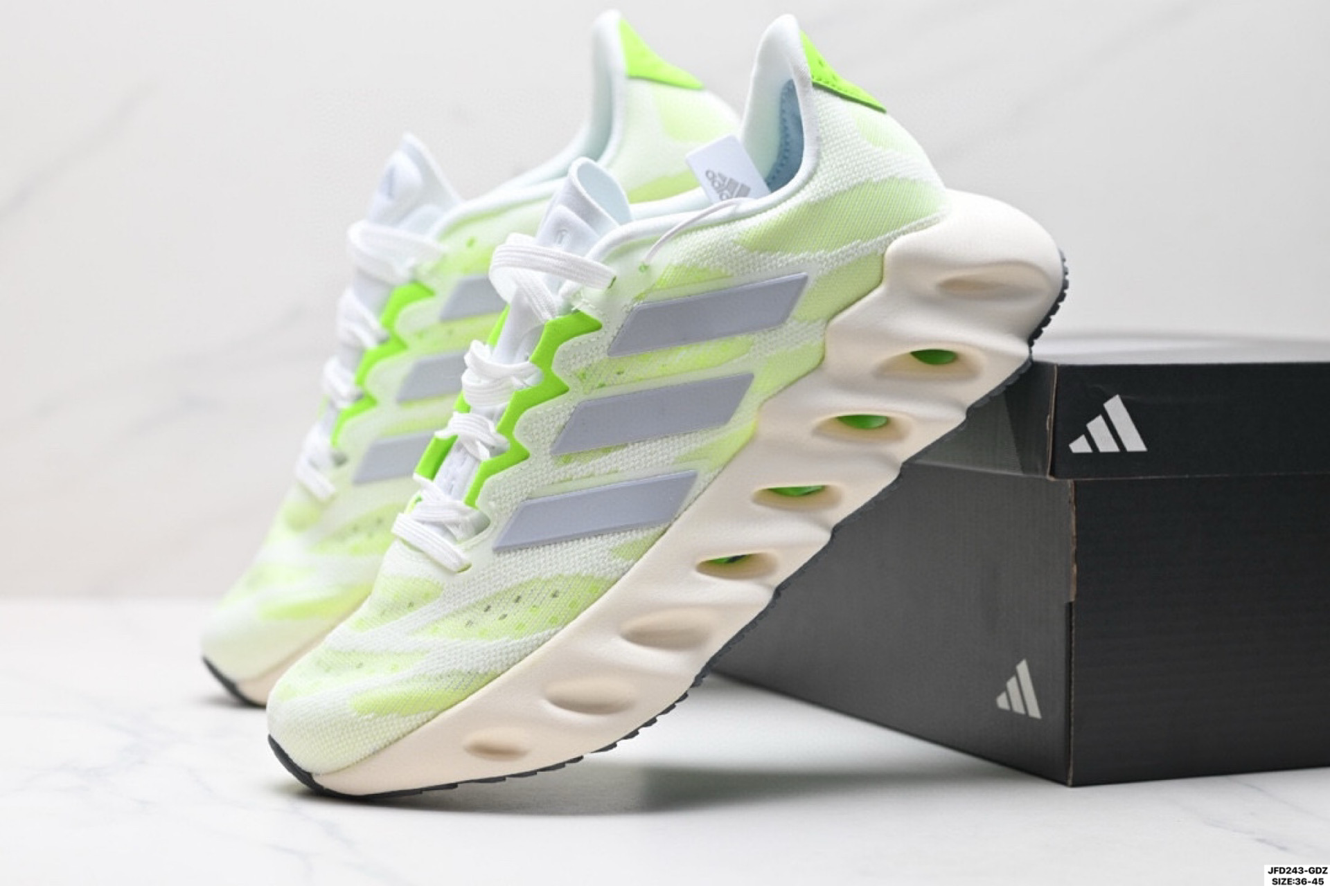 ADIDAS SWITCH FWD M阿尔法系列 真爆 休闲运动套脚慢跑鞋 FZ5621-Chinese UA Cheap High Quatity Brand Clothes Bags handbags Sneakers wholesale wholesaler seller from China Factory suppliers Fashion Clothing Shoes best Quality Beautiful Price ADIDAS SWITCH FWD M阿尔法系列 真爆 休闲运动套脚慢跑鞋 FZ5621