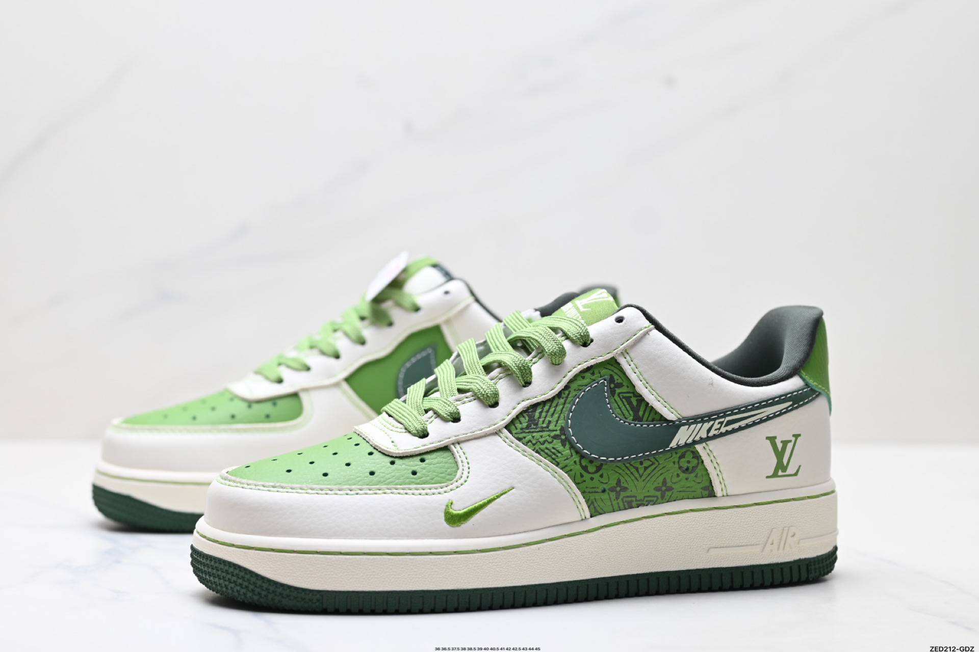 NIKE AIR FORCE 1‘07  KK1988-086