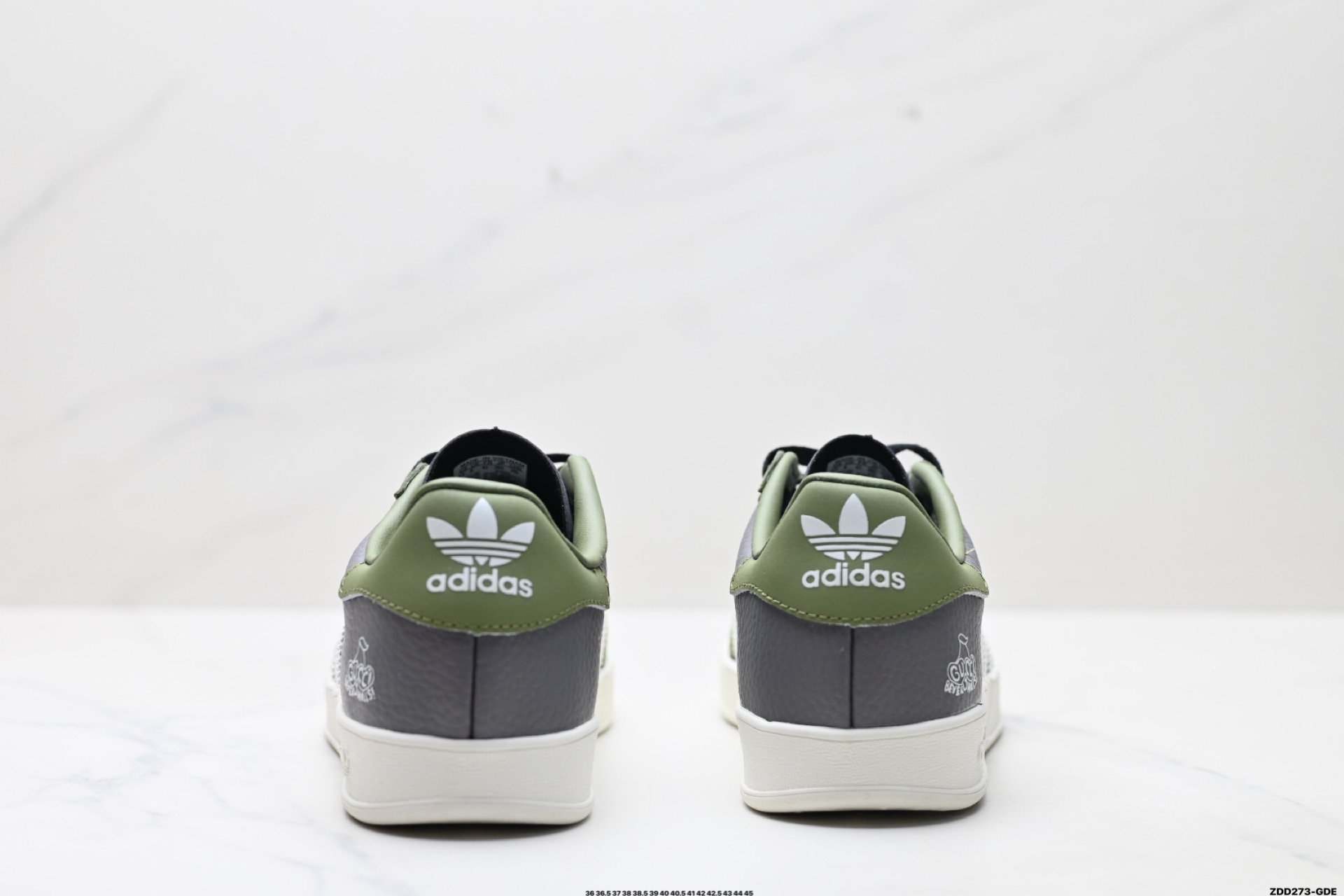 Adidas Originals Gazelle indoor ‘DIY‘定制 系列 阿迪达斯 三叶草绅士德训足球风百搭低帮休闲运动板鞋  DD6608